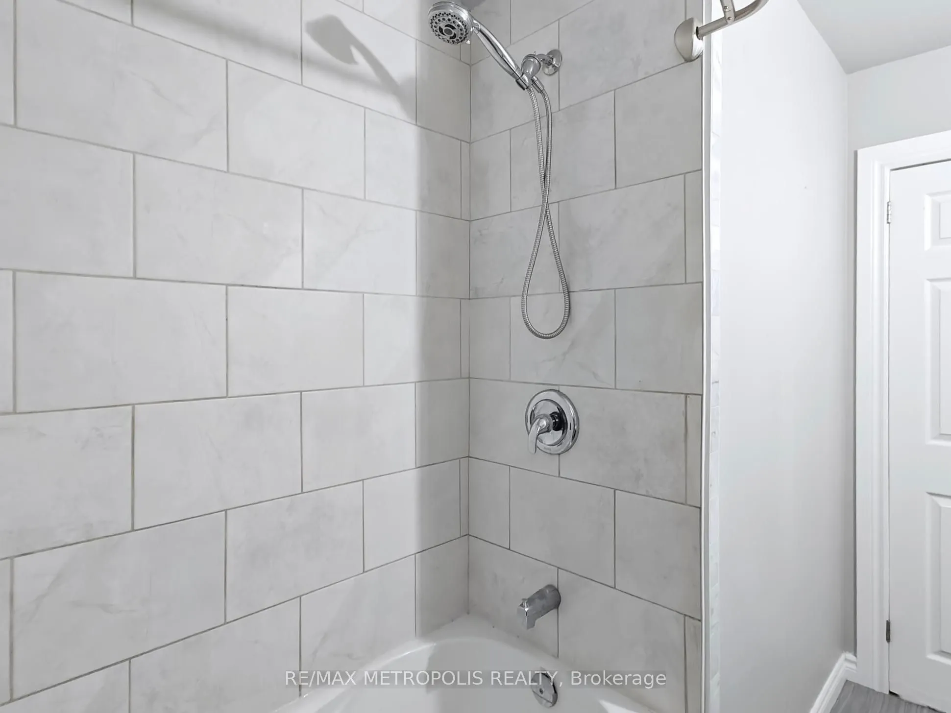 2098 Maplewood Drive