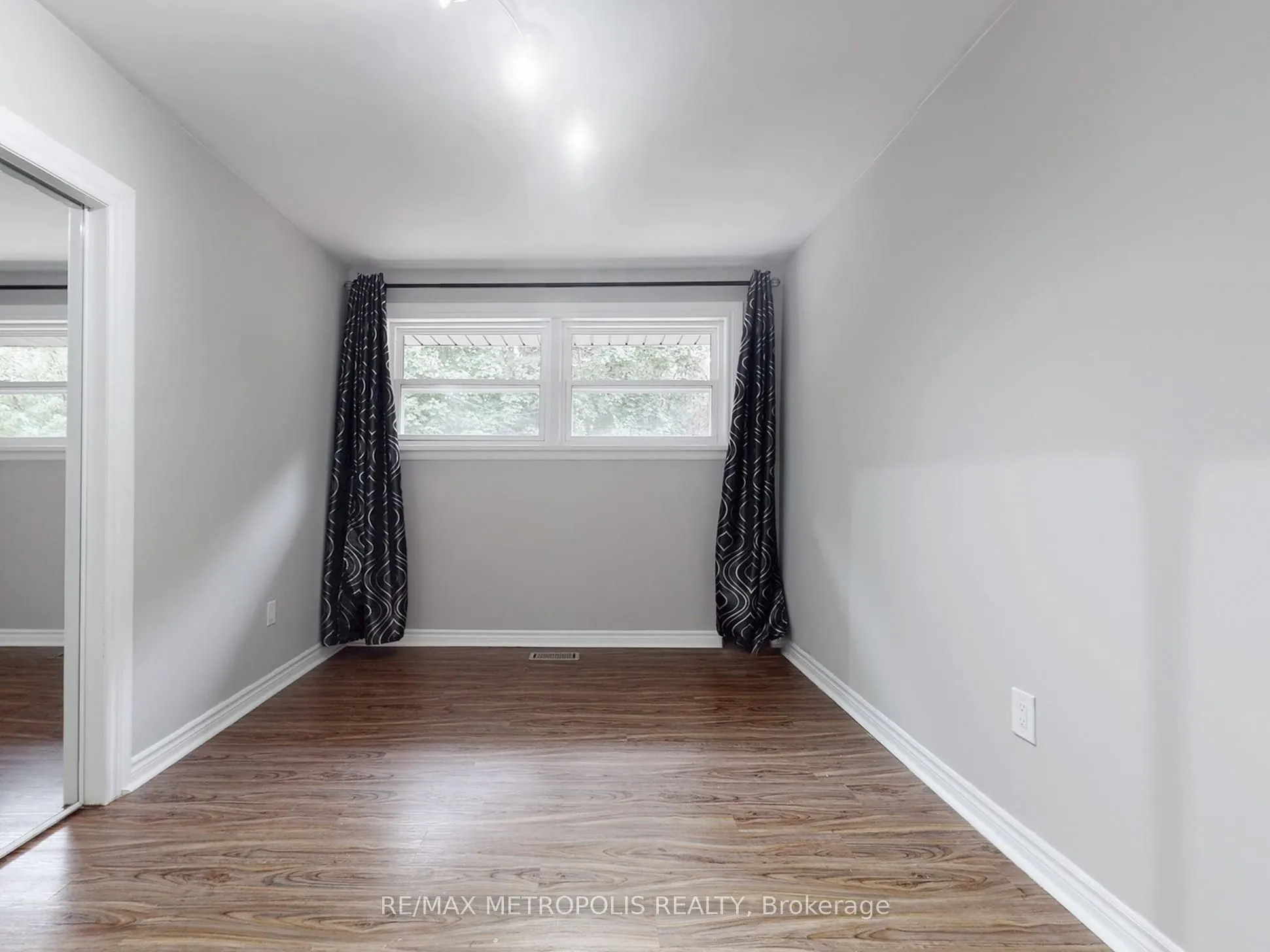 2098 Maplewood Drive