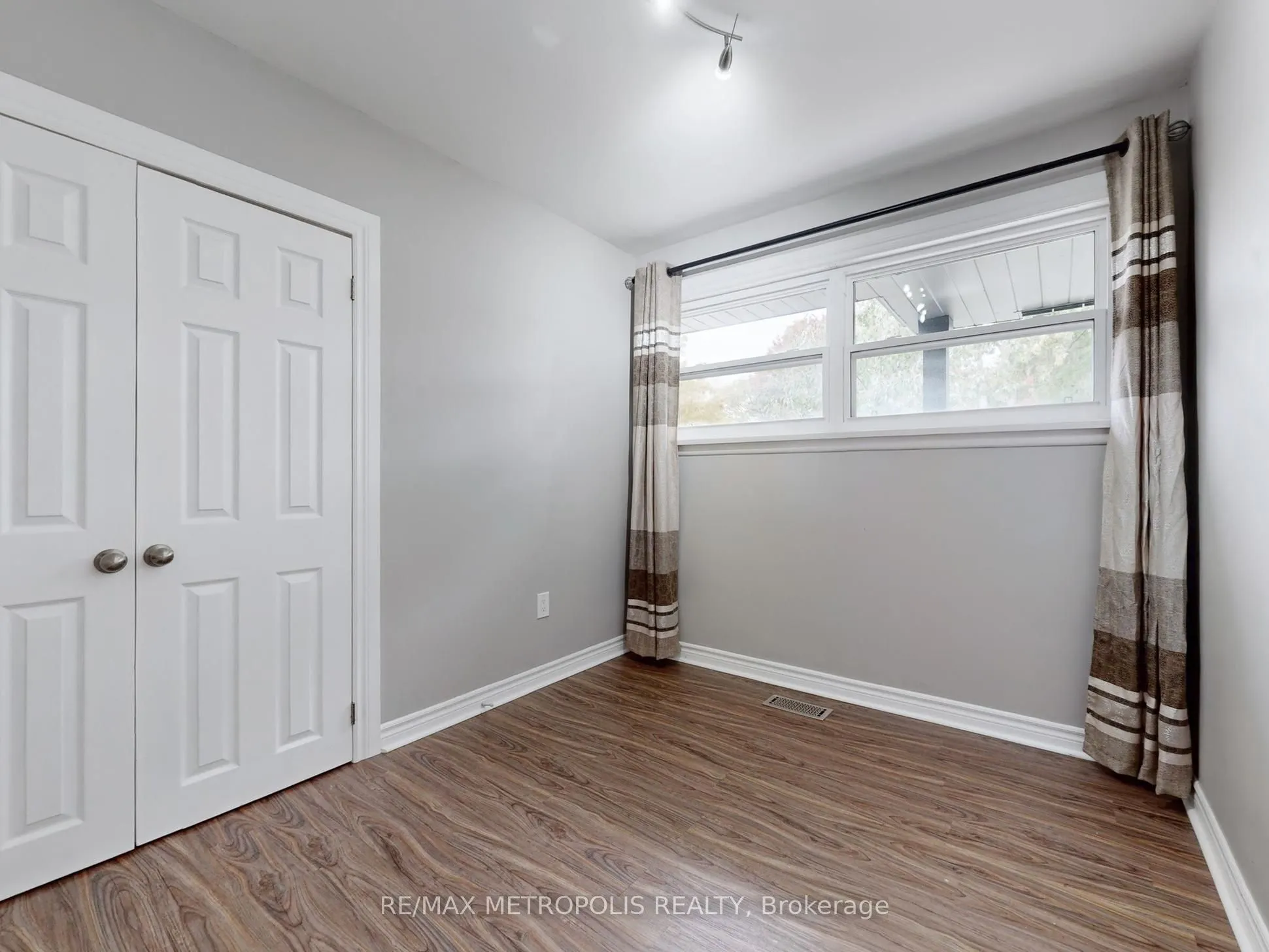 2098 Maplewood Drive