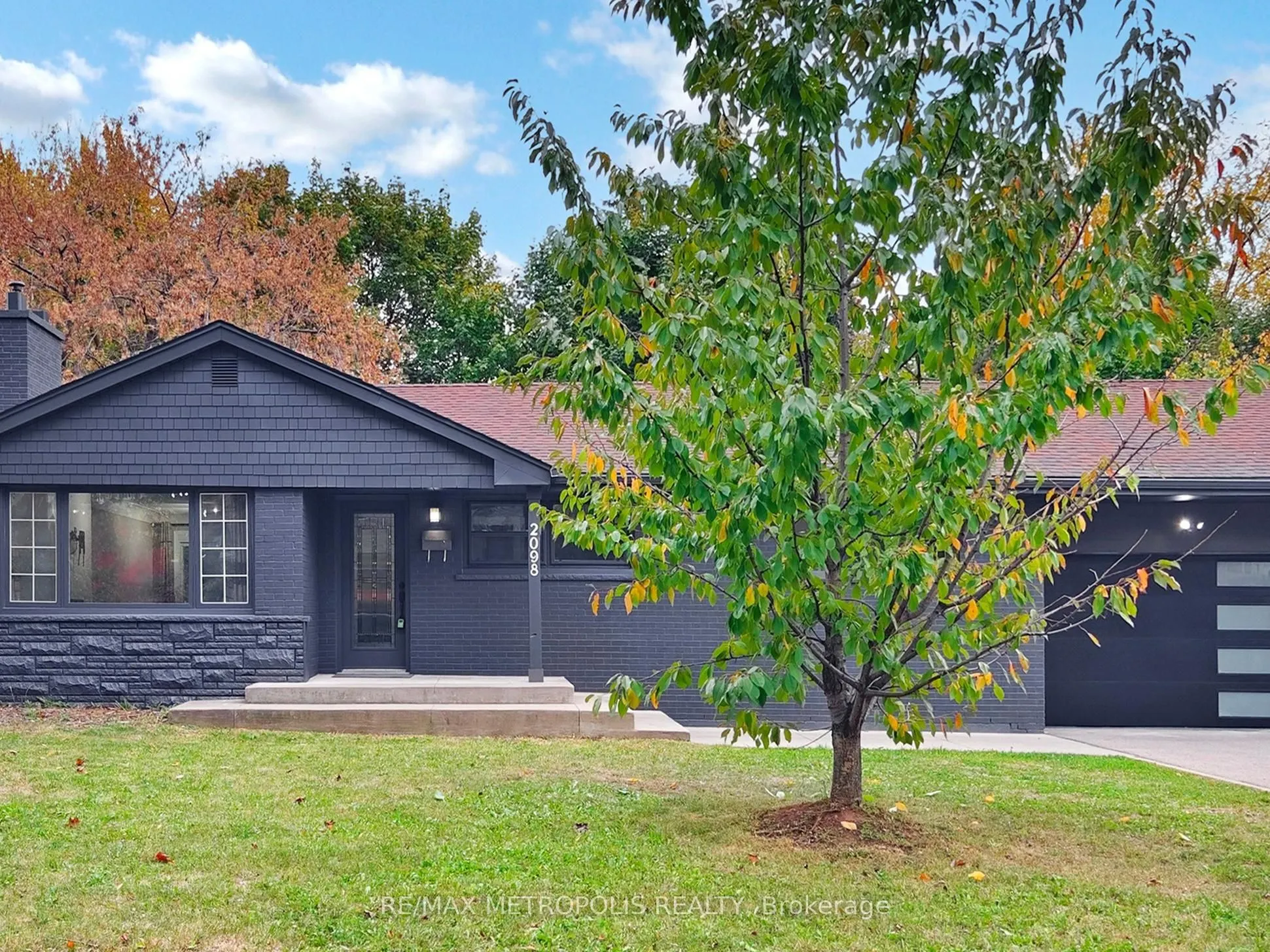 2098 Maplewood Drive