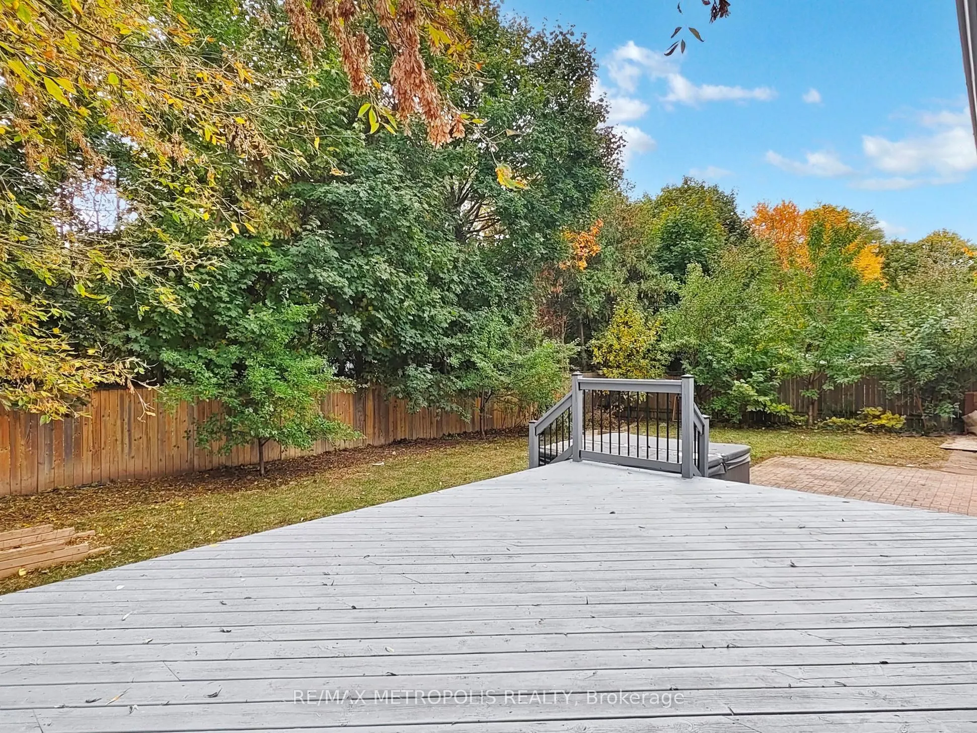 2098 Maplewood Drive