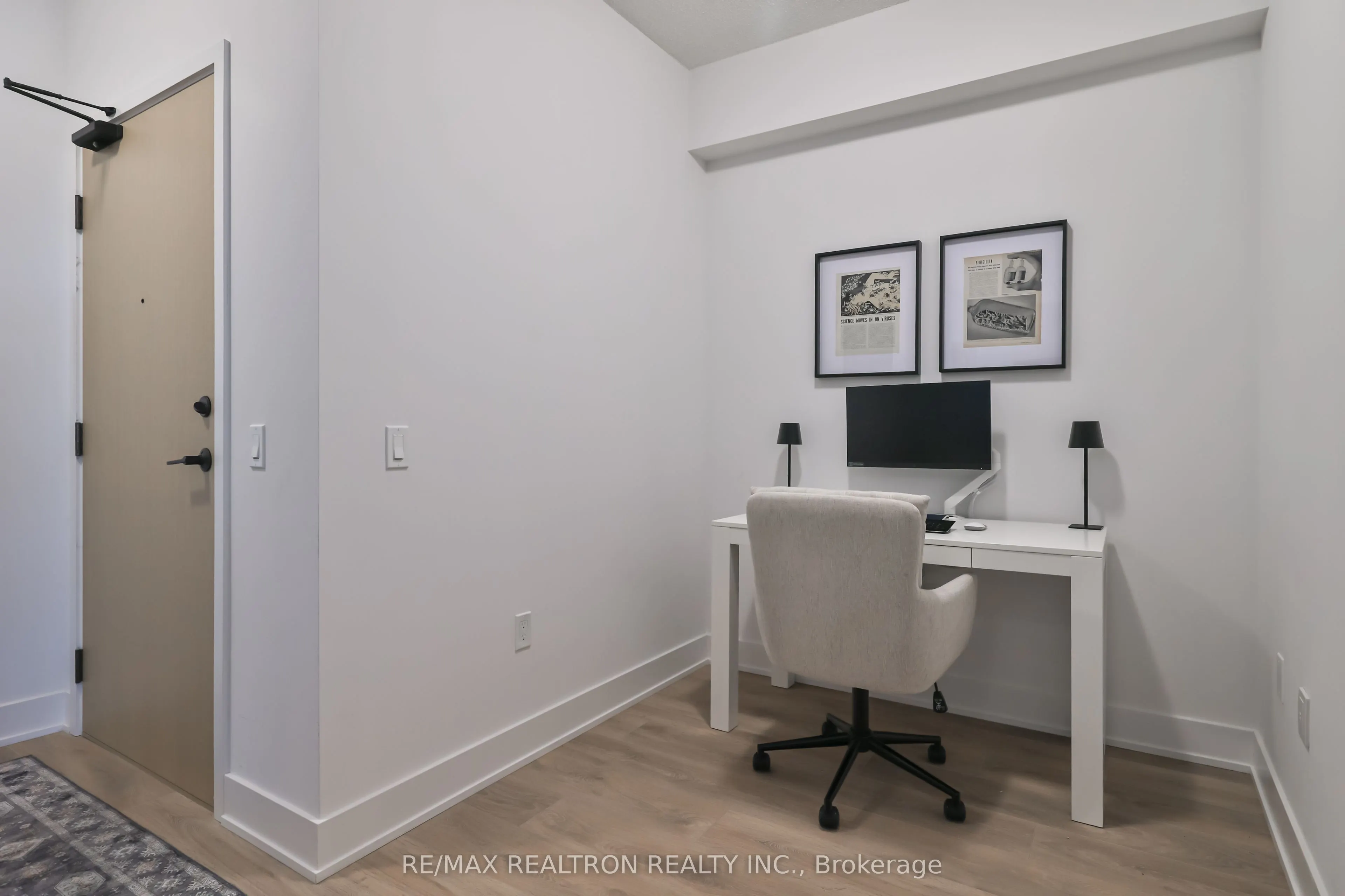 202 Burnhamthorpe Road E, #1904W