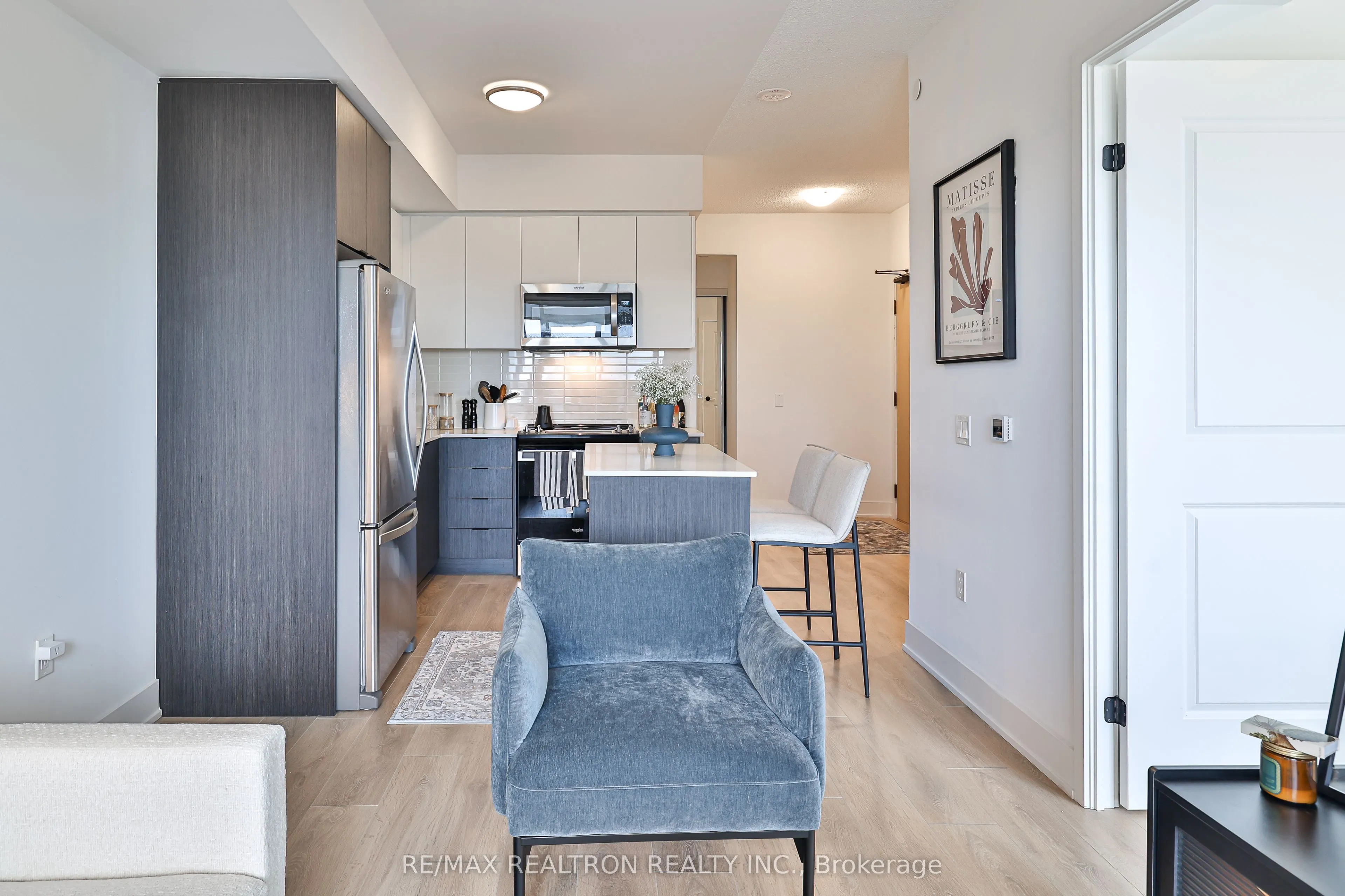 202 Burnhamthorpe Road E, #1904W