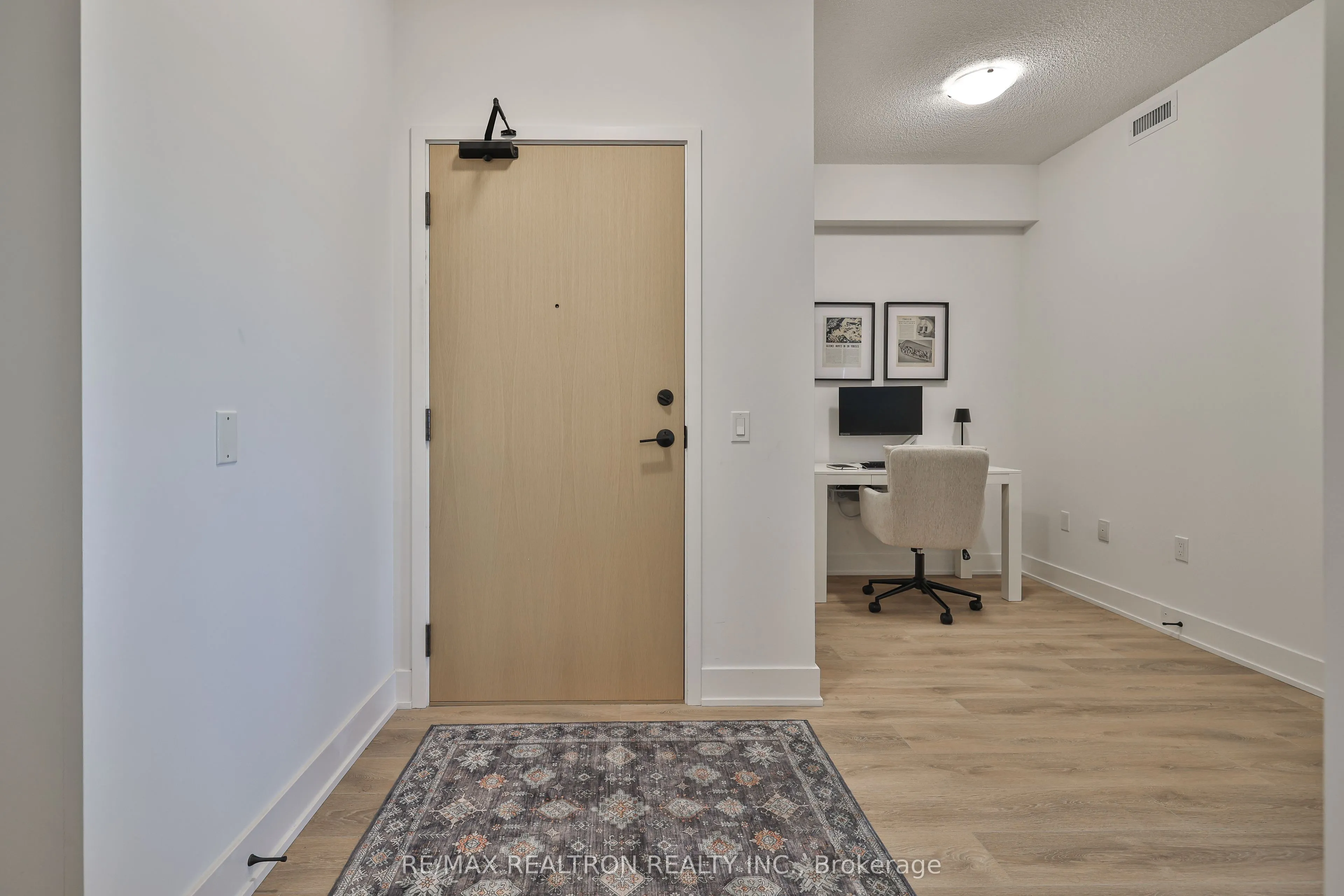 202 Burnhamthorpe Road E, #1904W