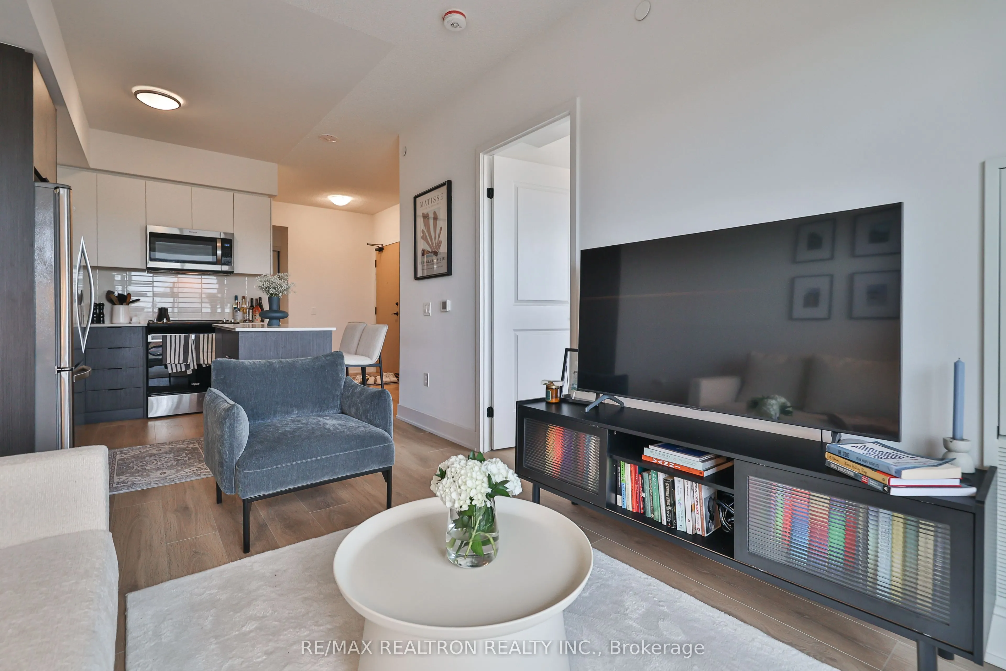 202 Burnhamthorpe Road E, #1904W