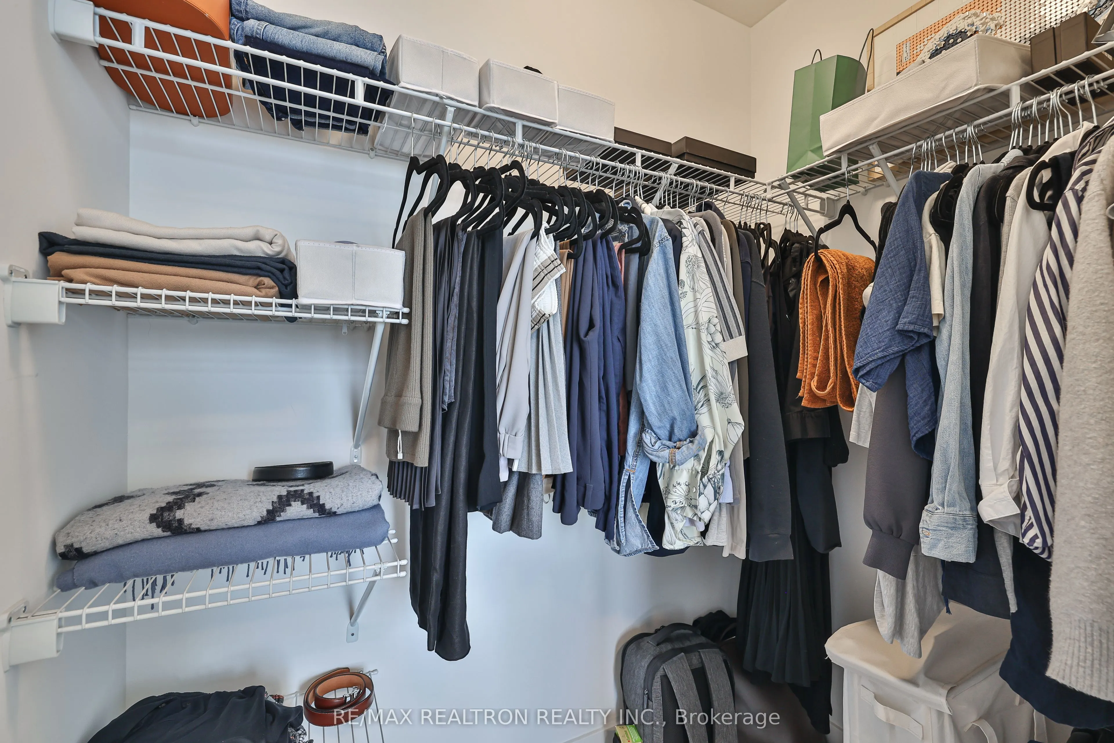 202 Burnhamthorpe Road E, #1904W