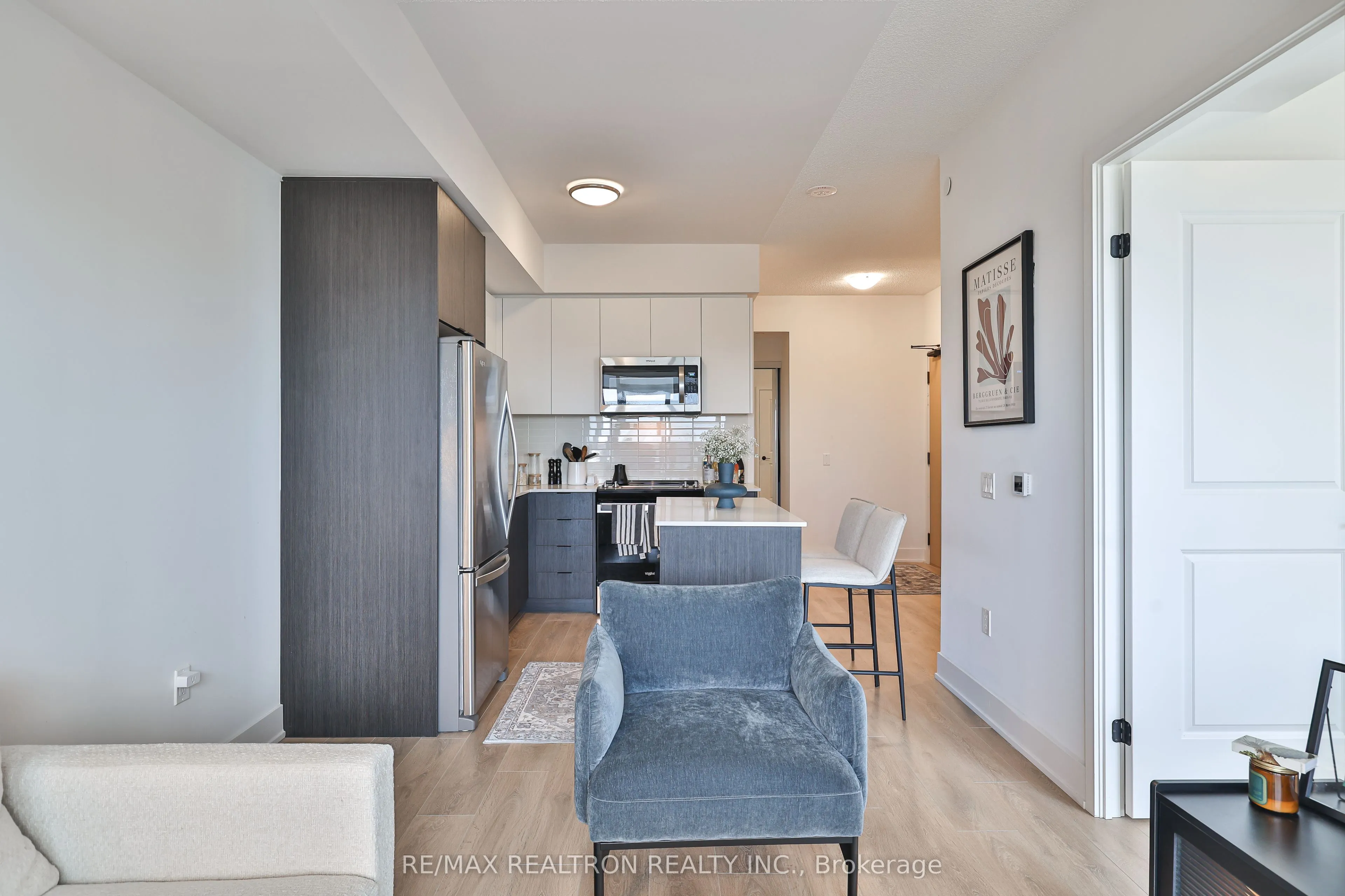 202 Burnhamthorpe Road E, #1904W