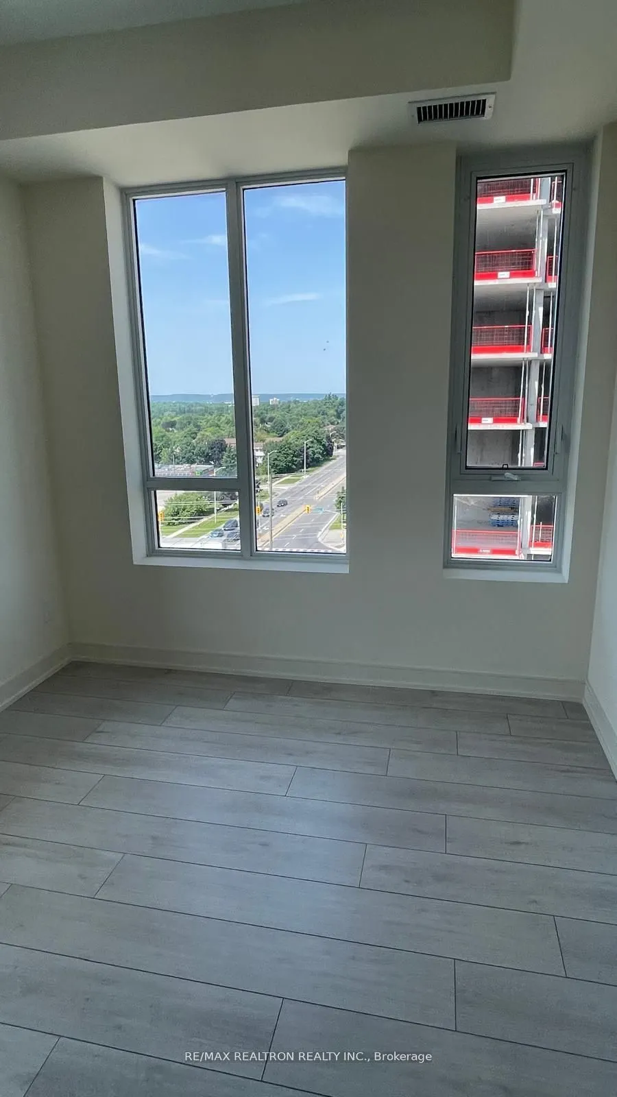 8010 Derry Road E, #807