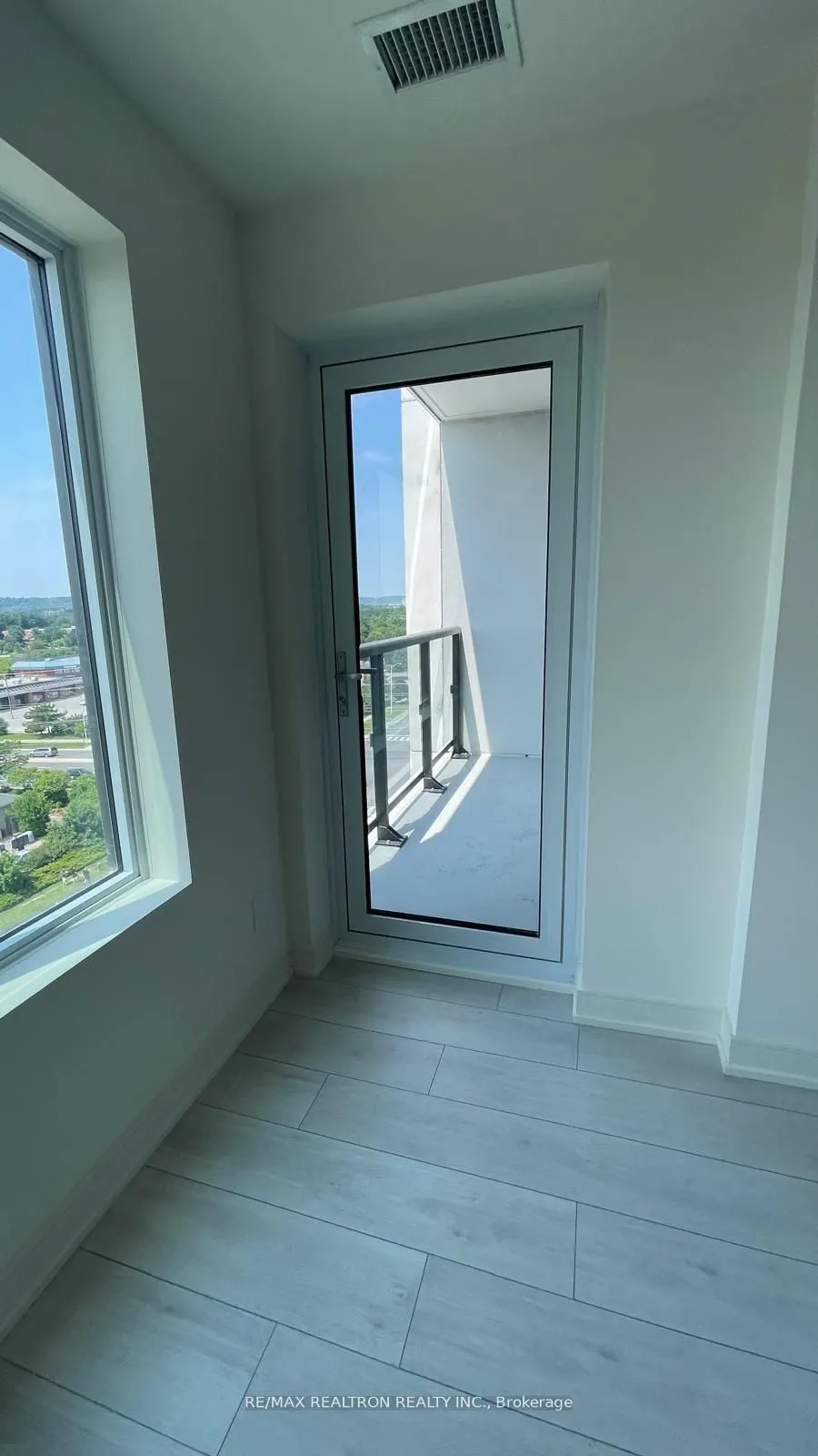 8010 Derry Road E, #807