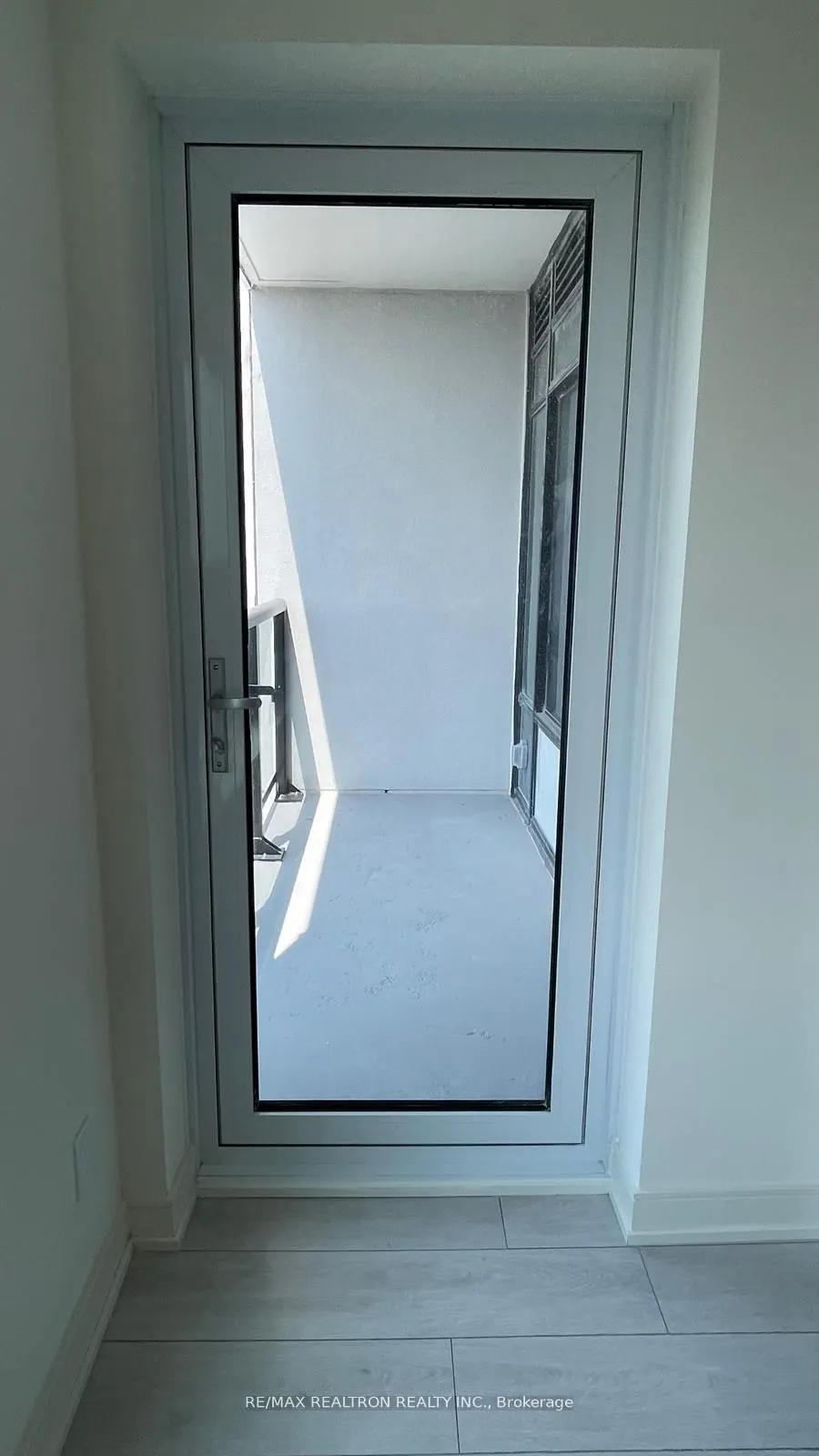 8010 Derry Road E, #807