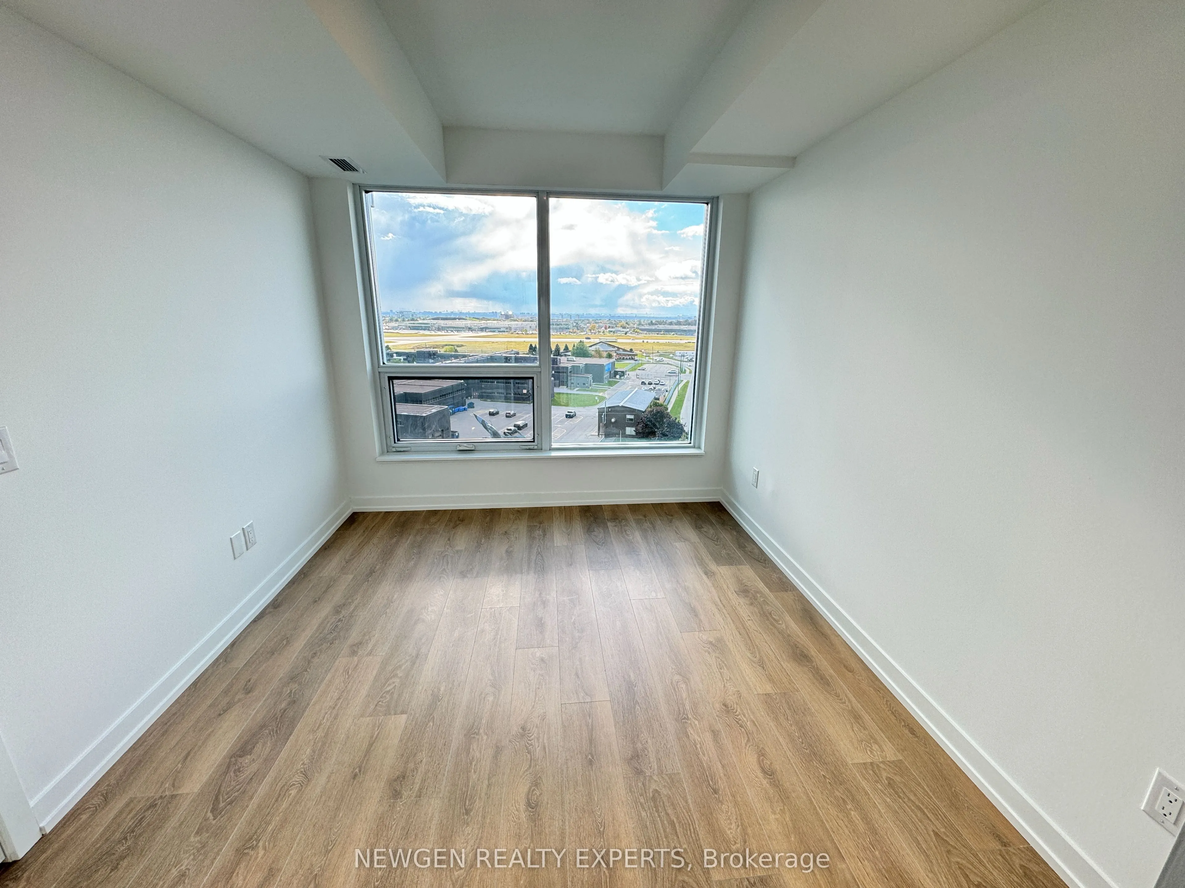 1100 Sheppard Avenue W, #1221