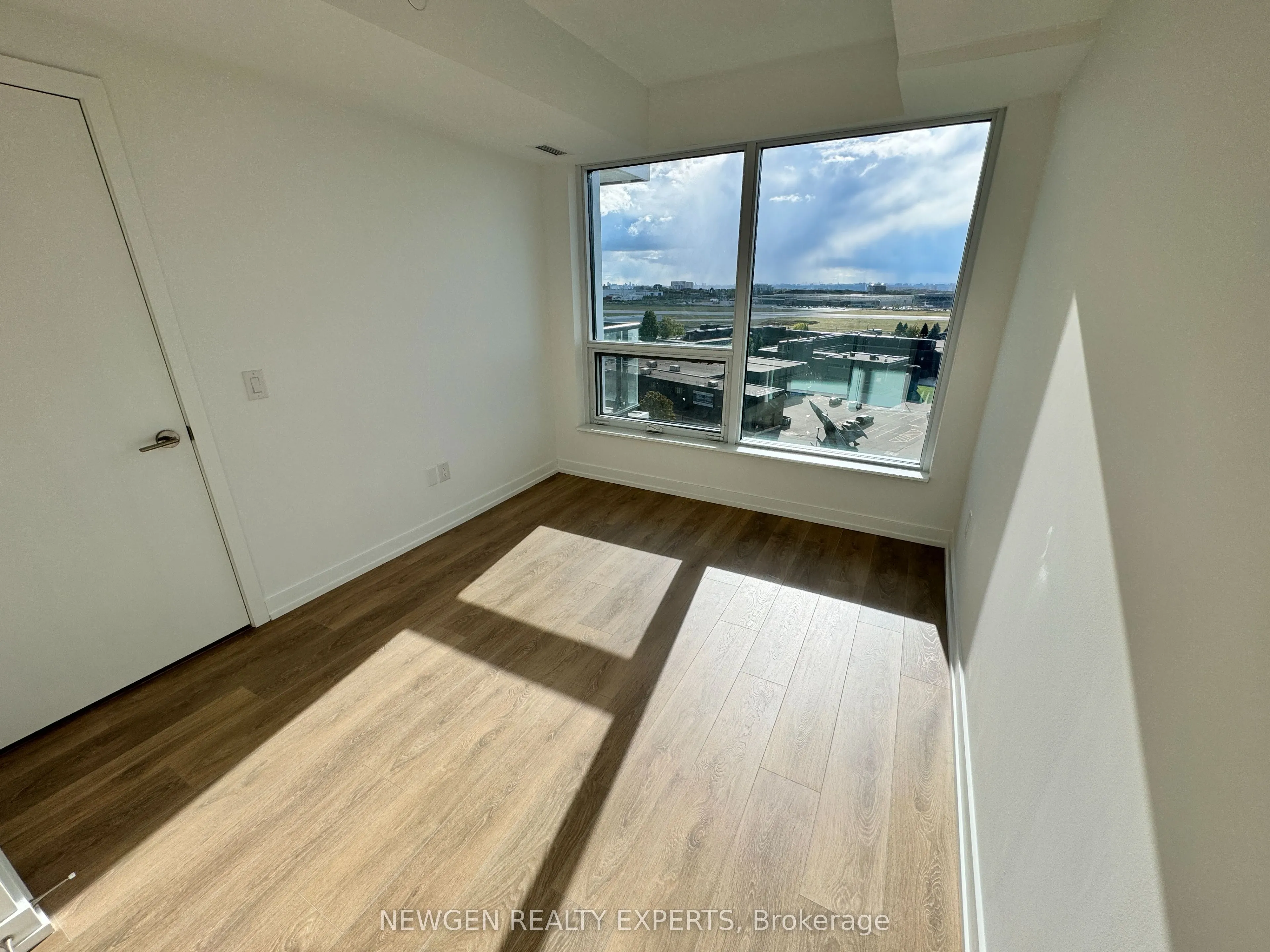 1100 Sheppard Avenue W, #1221