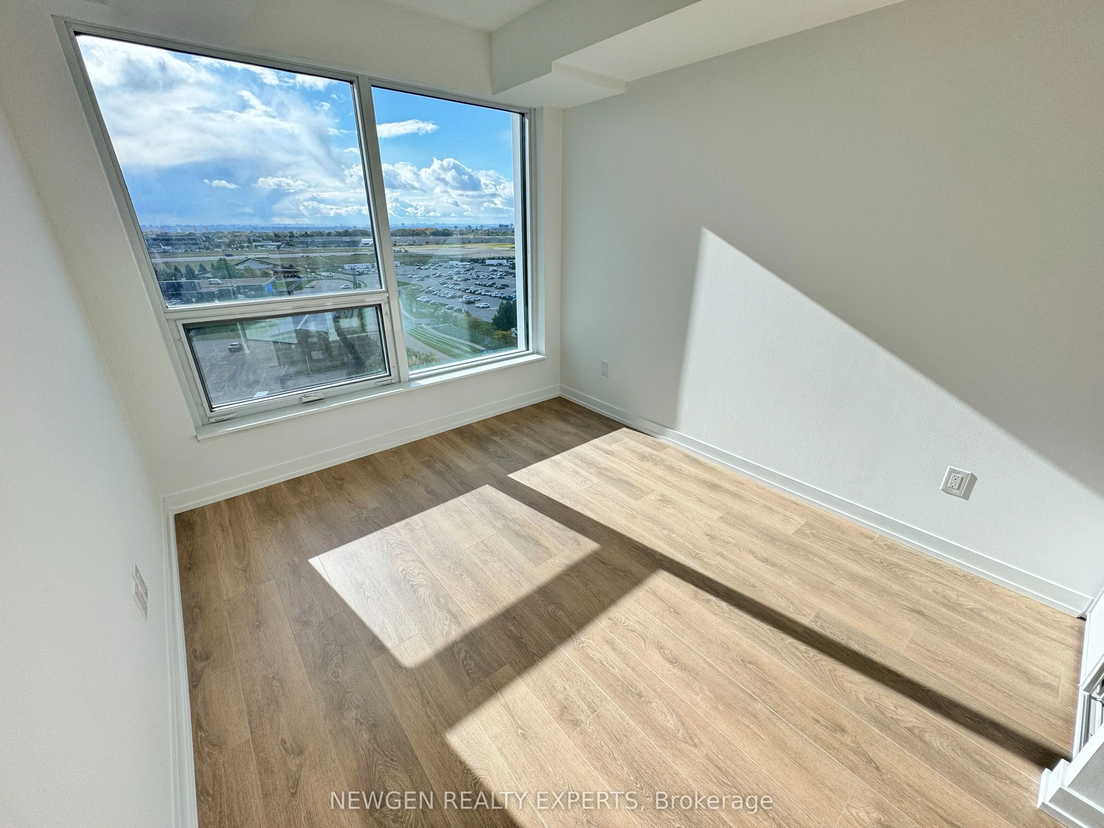 1100 Sheppard Avenue W, #1221