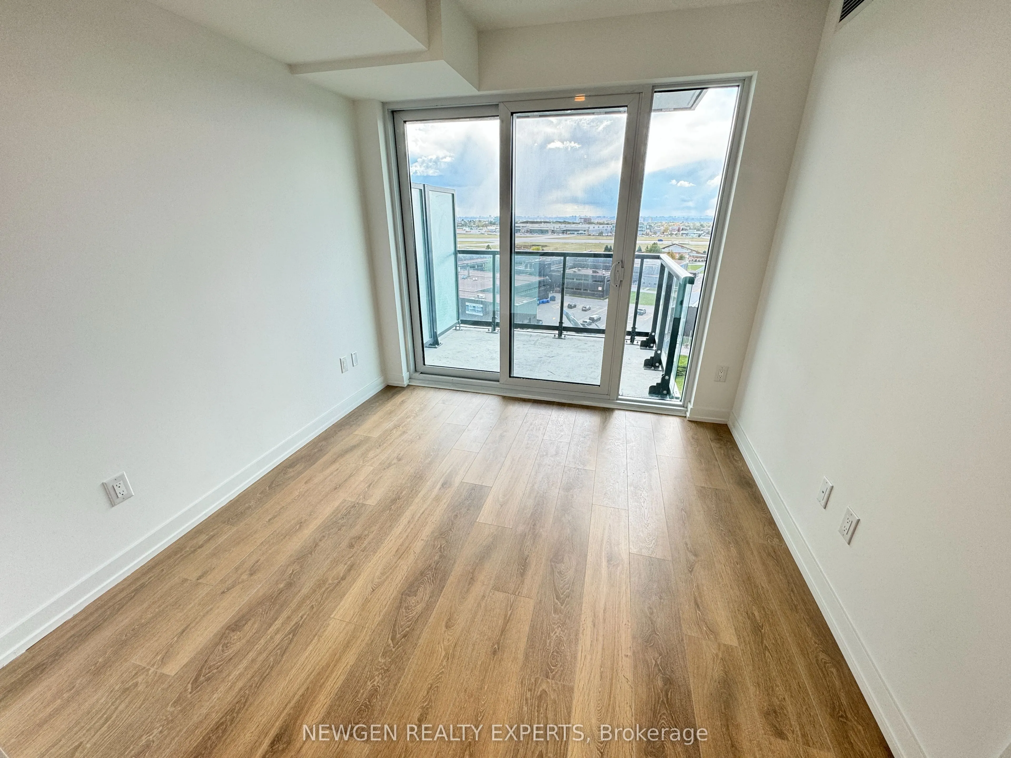 1100 Sheppard Avenue W, #1221