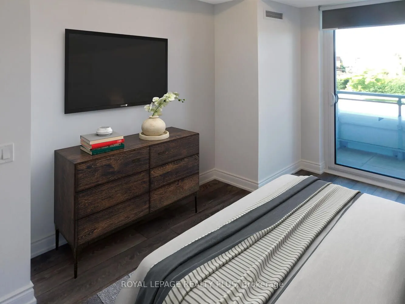 1050 Main Street E, #208