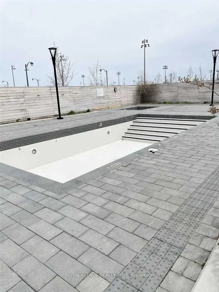 1050 Main Street E, #208