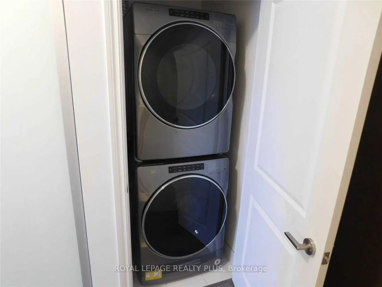 1050 Main Street E, #208