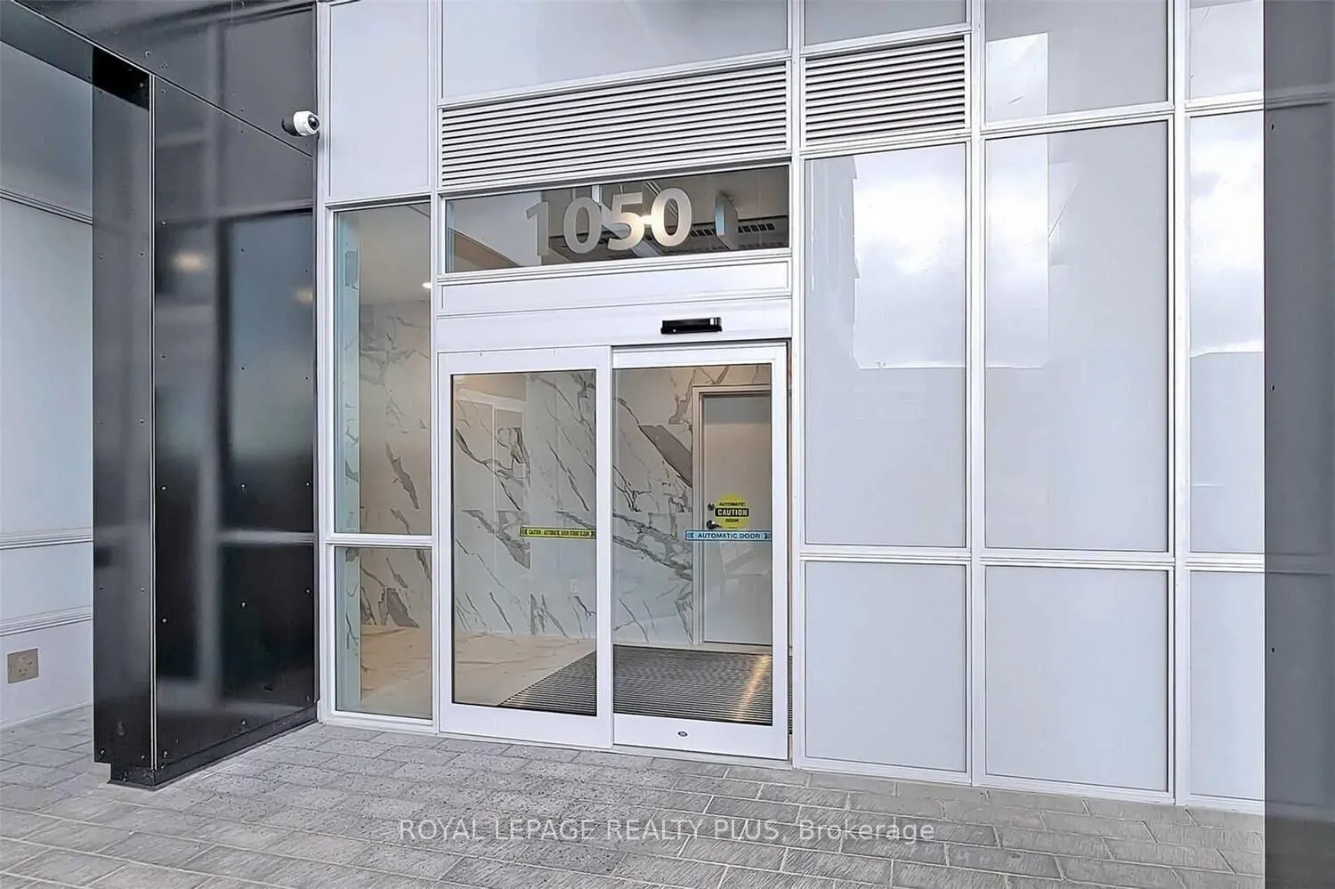 1050 Main Street E, #208