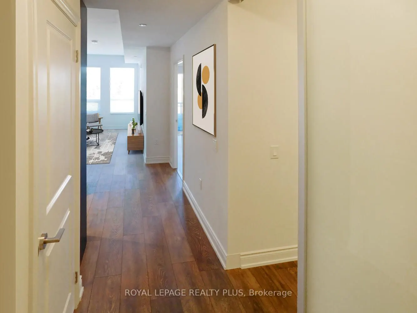 1050 Main Street E, #208