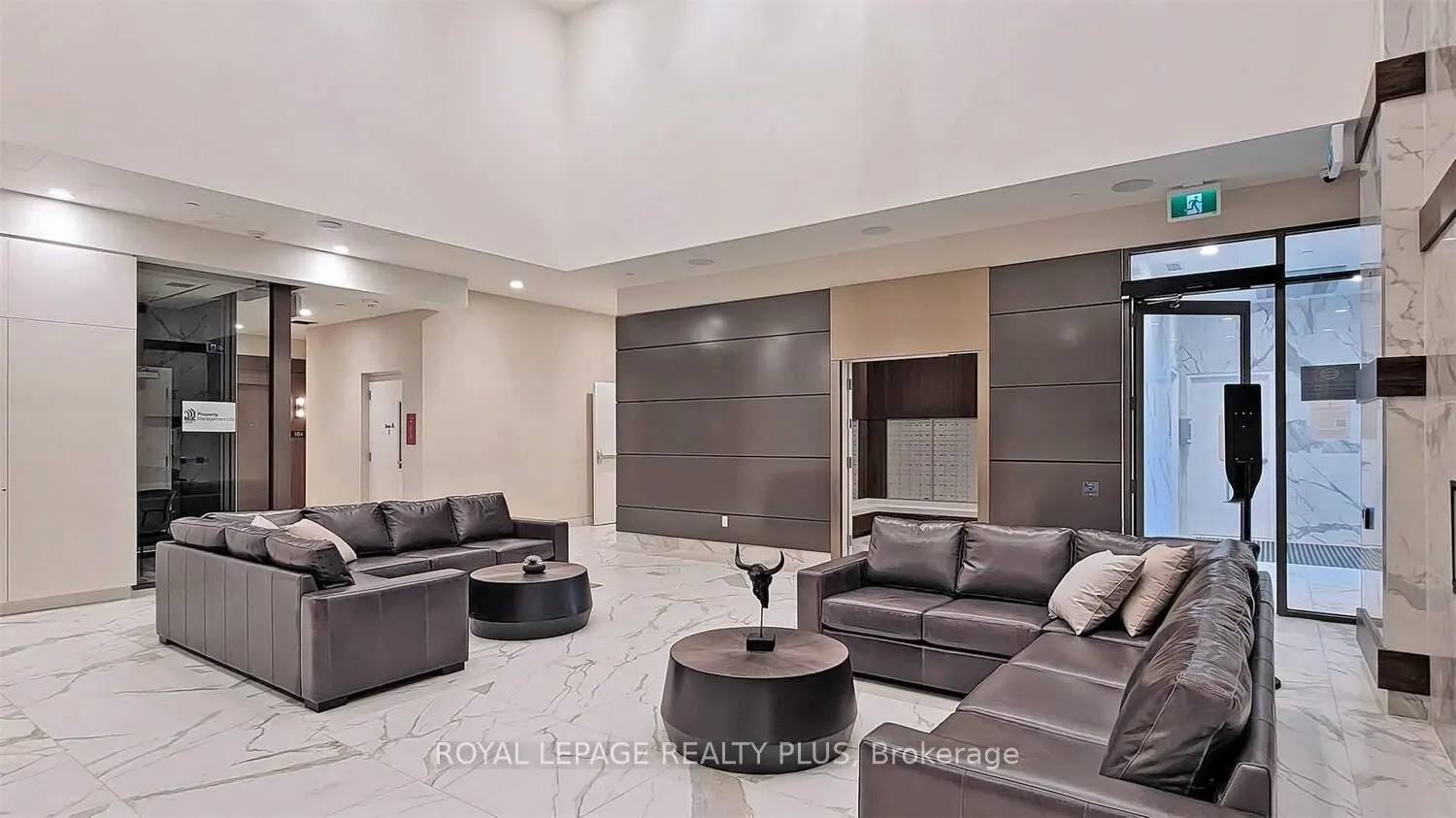 1050 Main Street E, #208