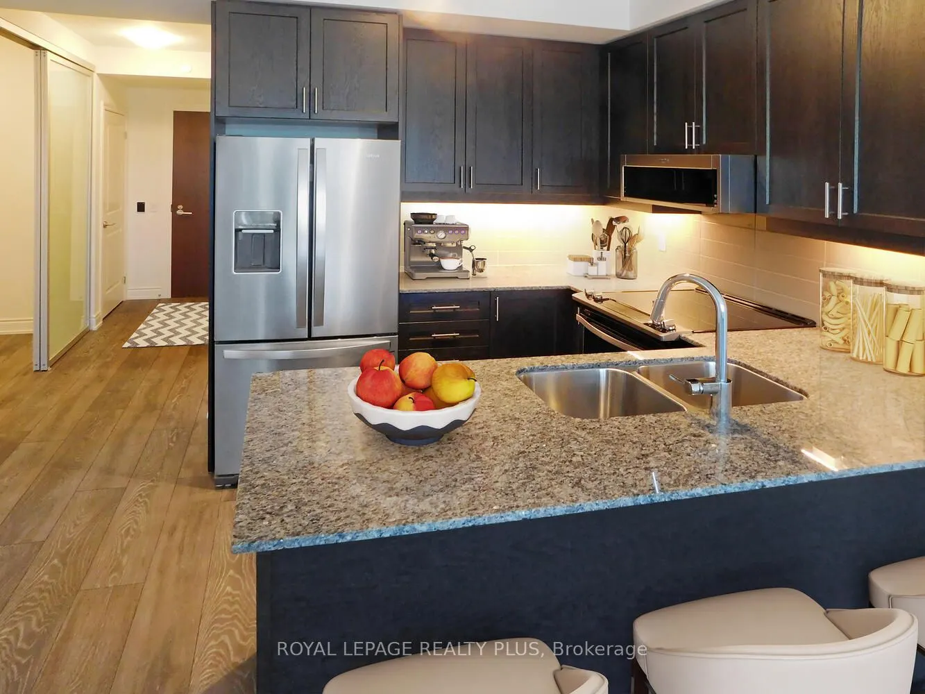 1050 Main Street E, #208