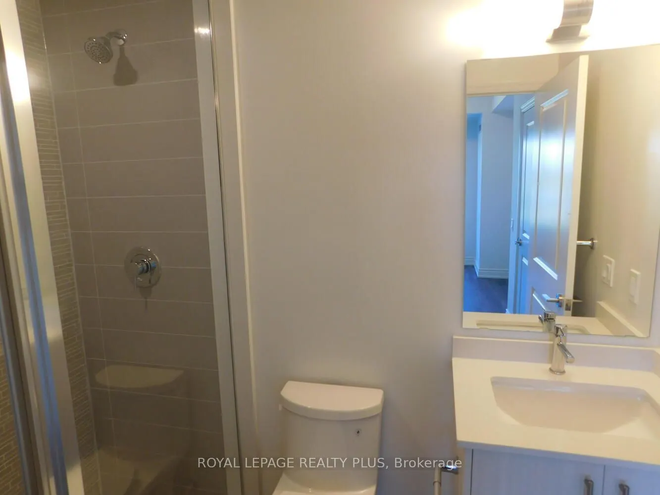 1050 Main Street E, #208