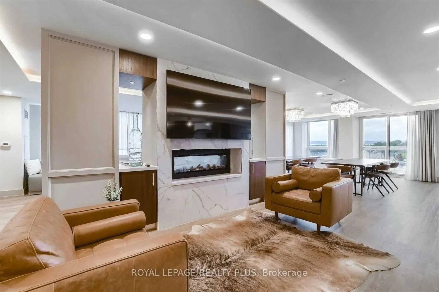 1050 Main Street E, #208