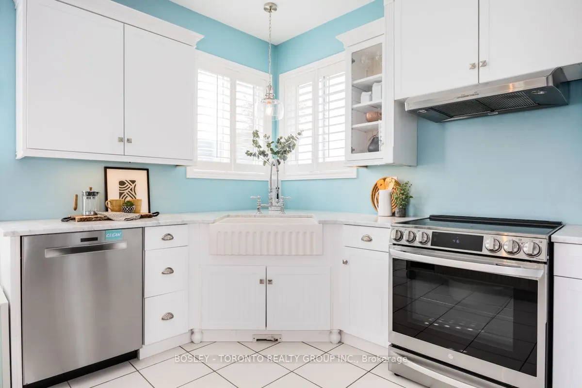 5682 Passion Flower Boulevard N