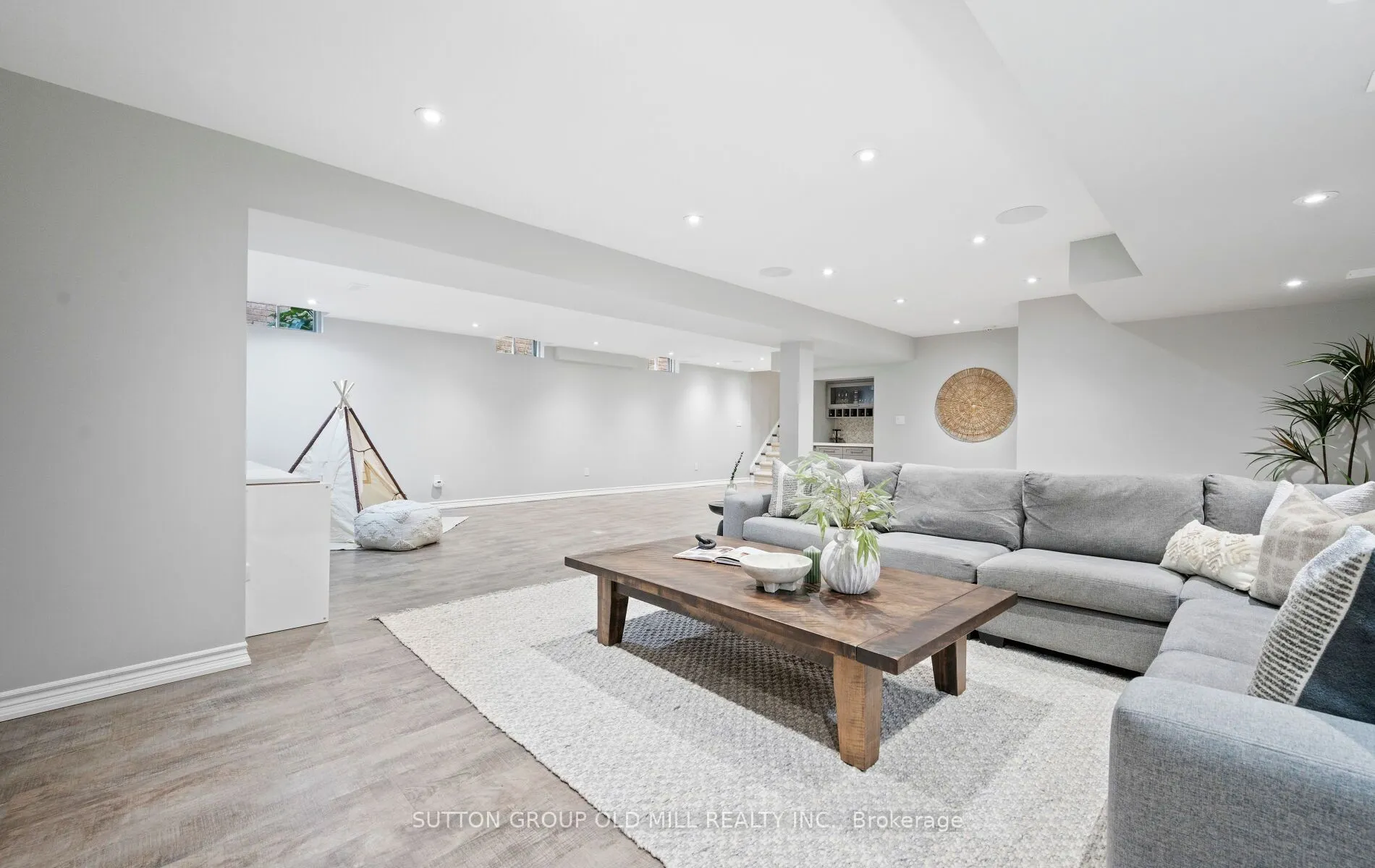 3304 Stalybridge Drive