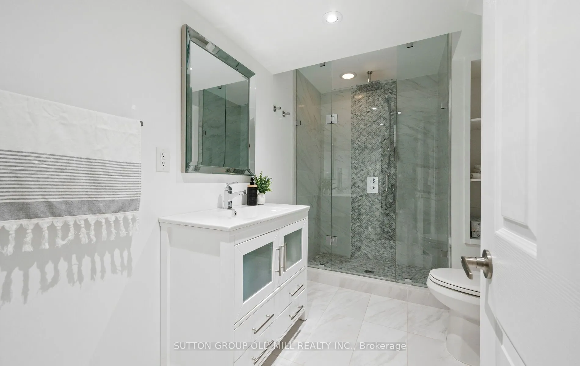 3304 Stalybridge Drive