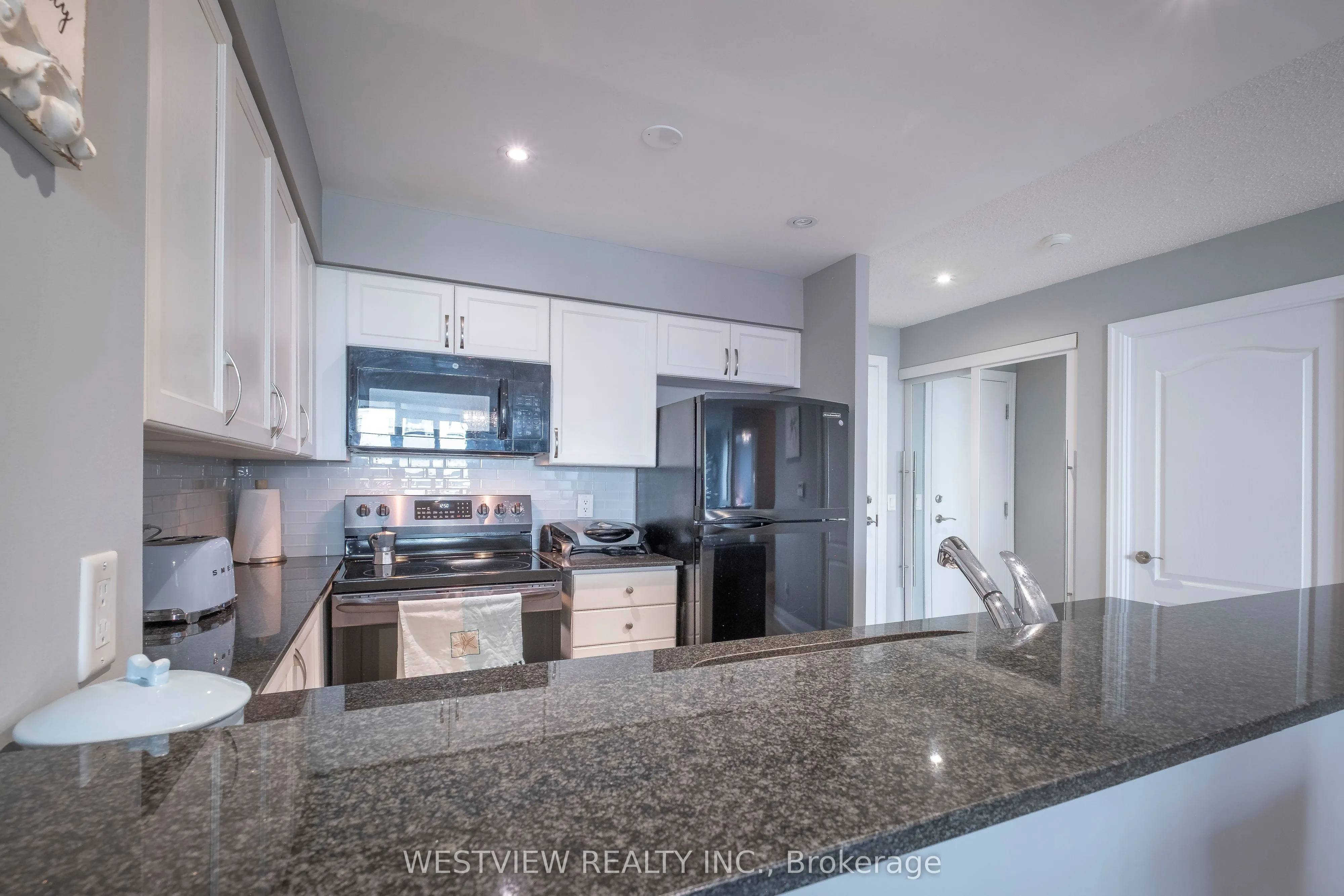 2119 Lake Shore Boulevard W, #413