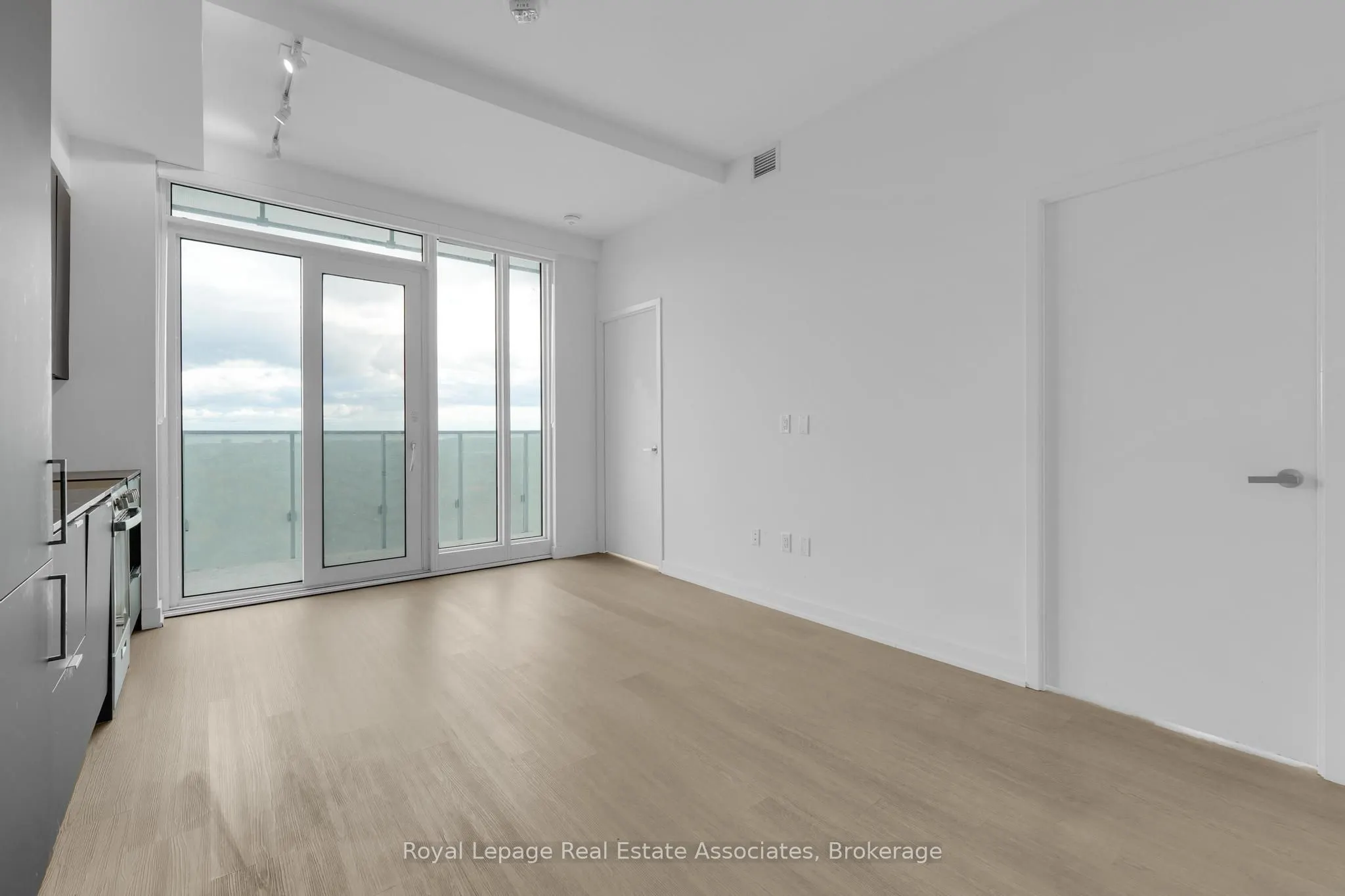 3883 Quartz Road, #1909