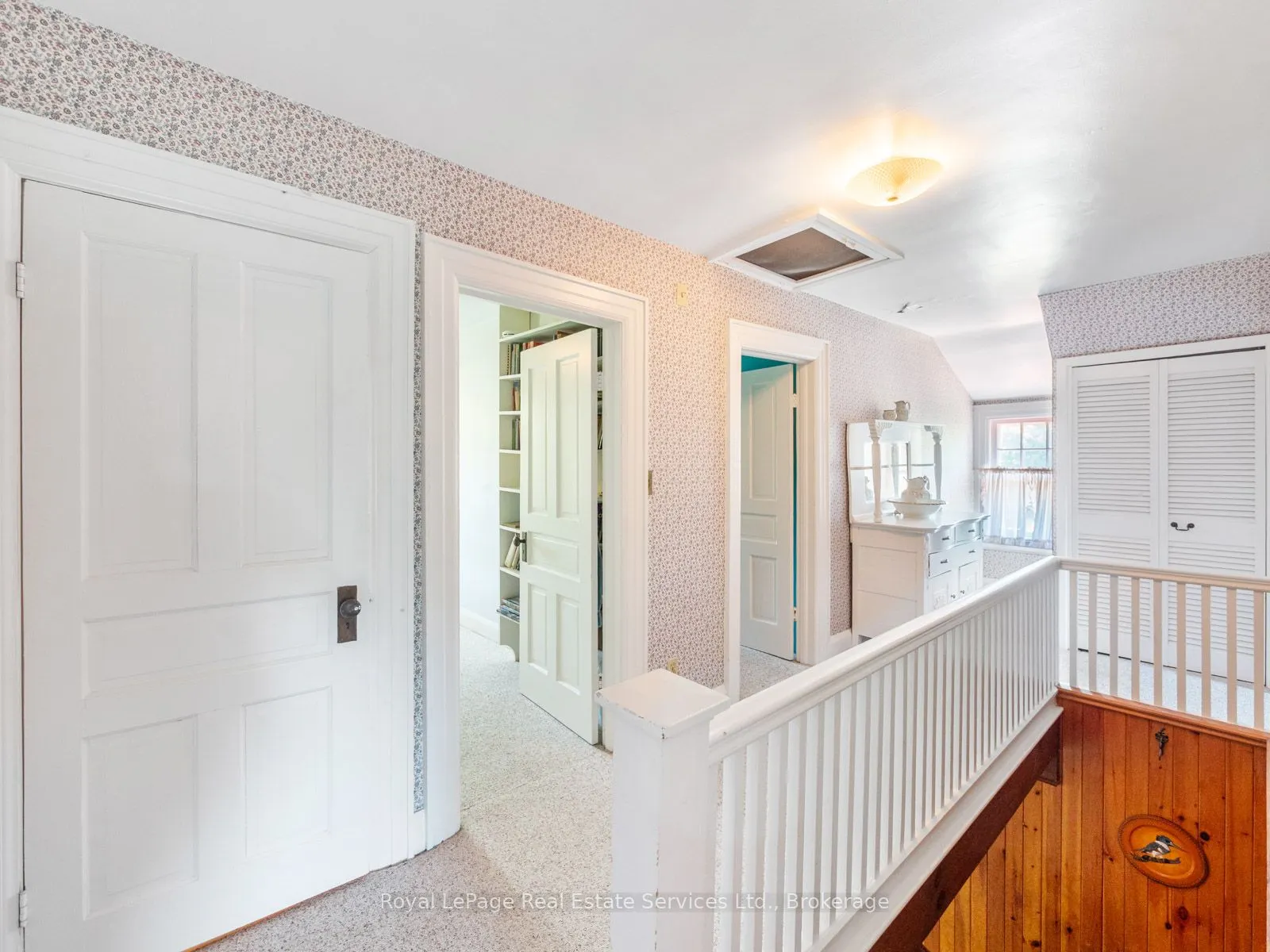 3175 Lakeshore Road W