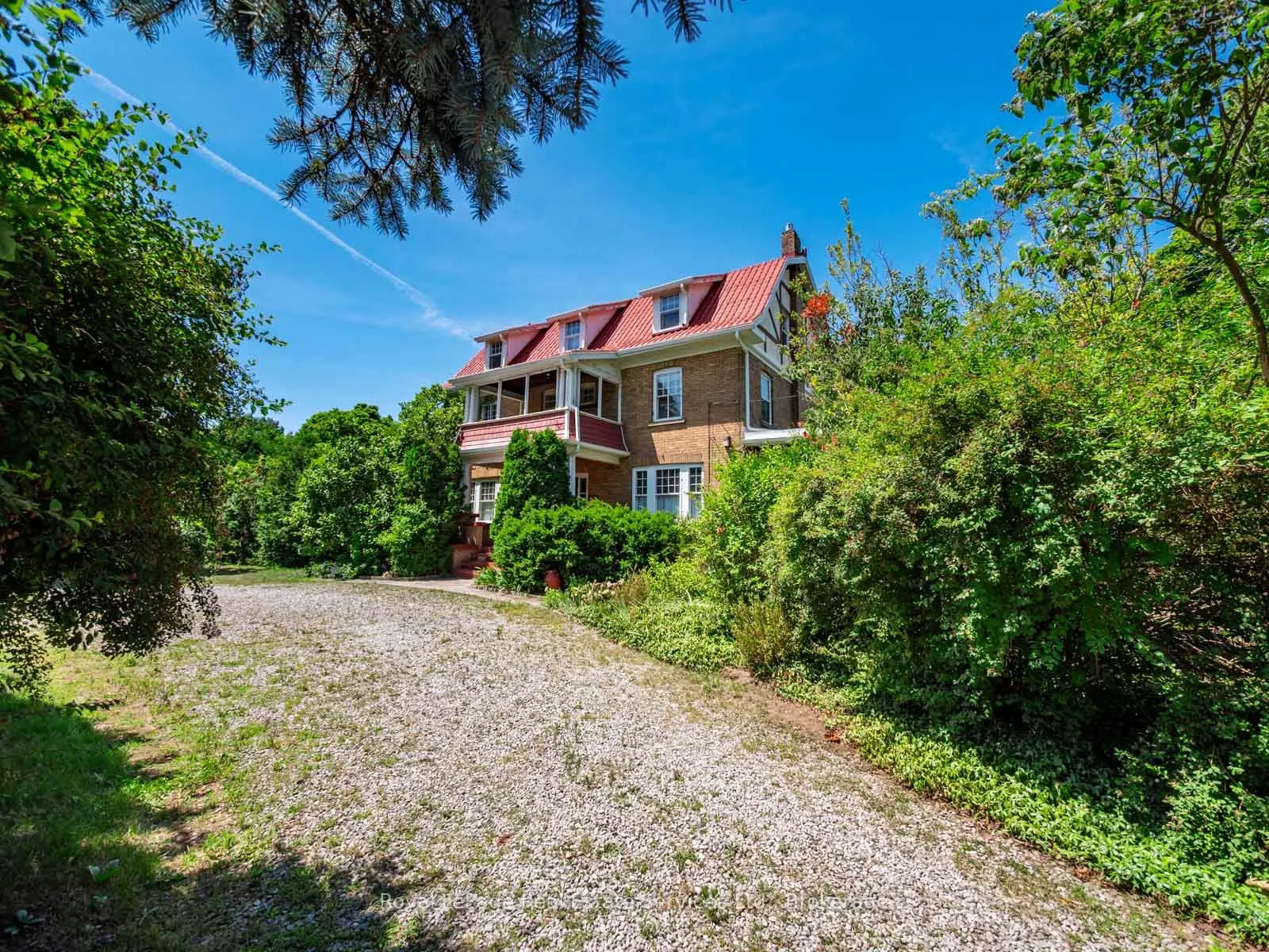 3175 Lakeshore Road W