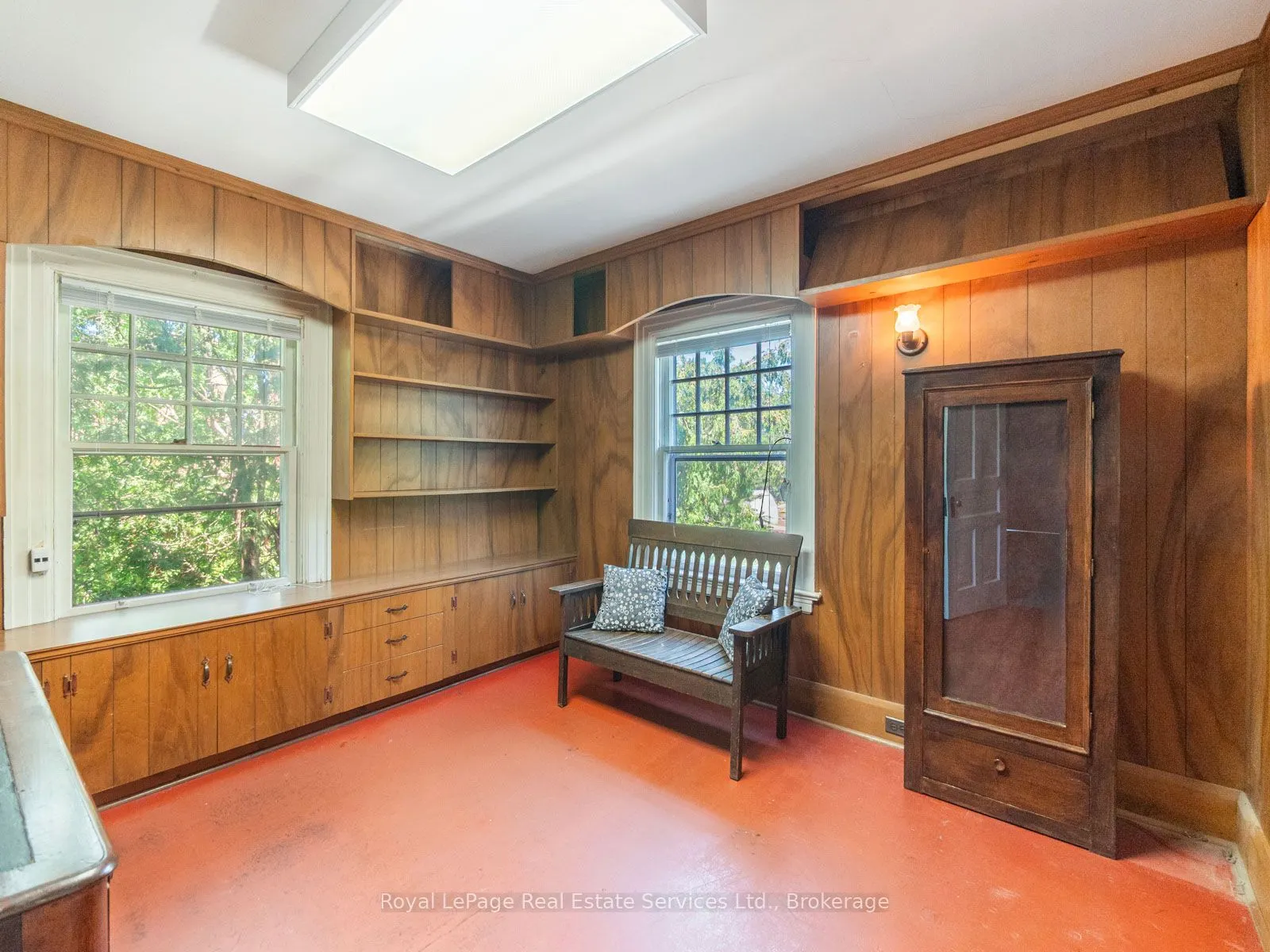 3175 Lakeshore Road W