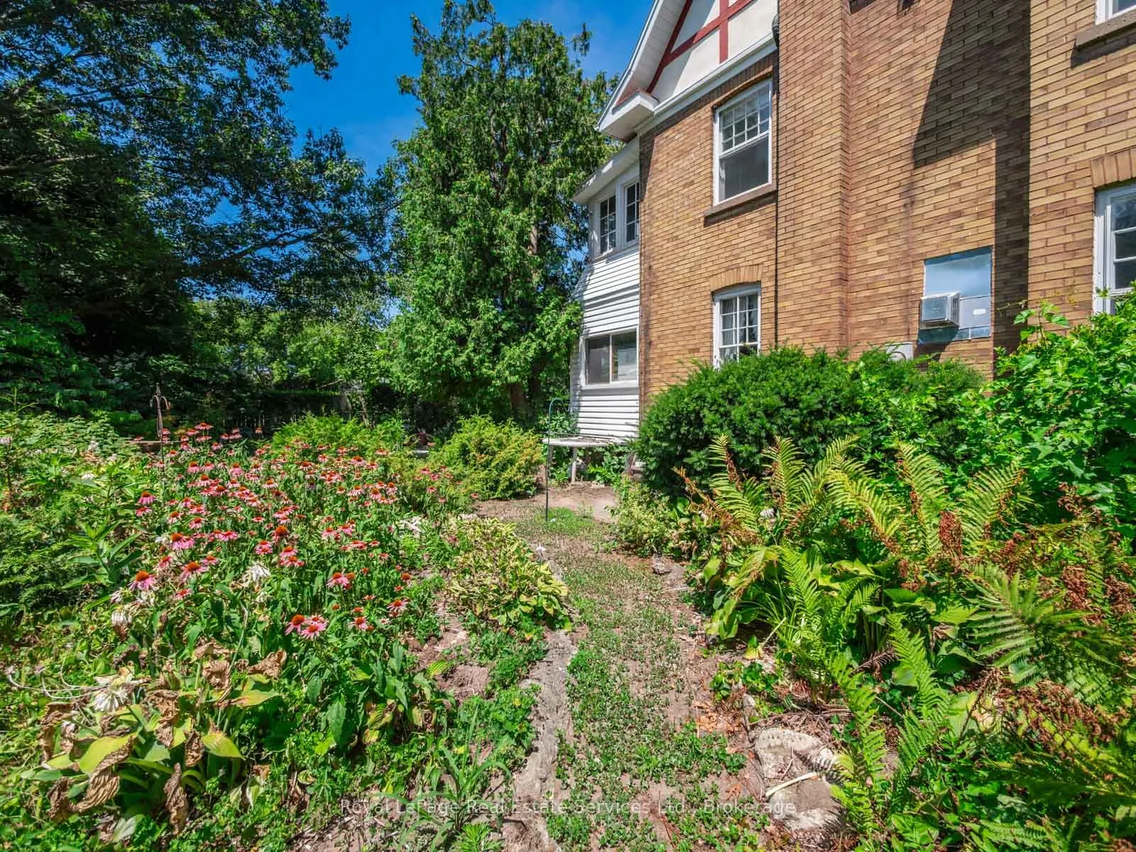 3175 Lakeshore Road W