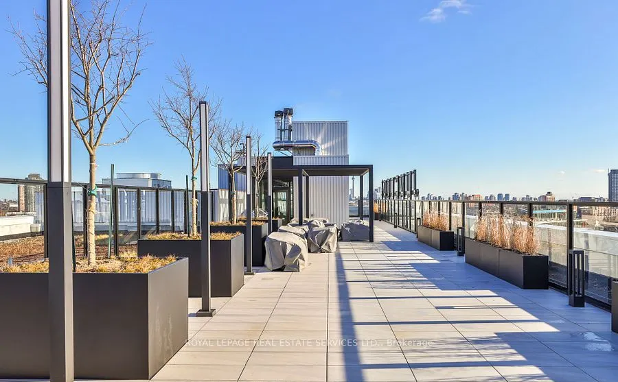 2720 Dundas Street W, #302