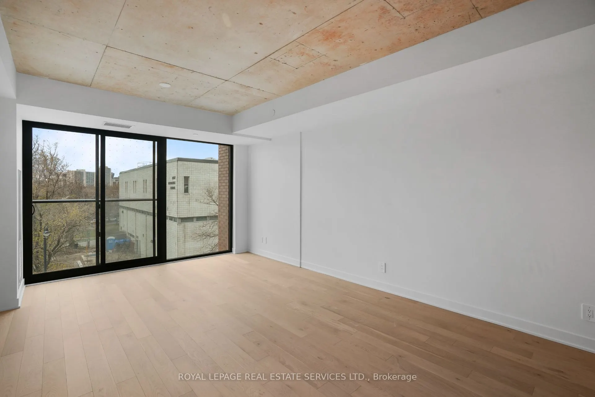 2720 Dundas Street W, #302