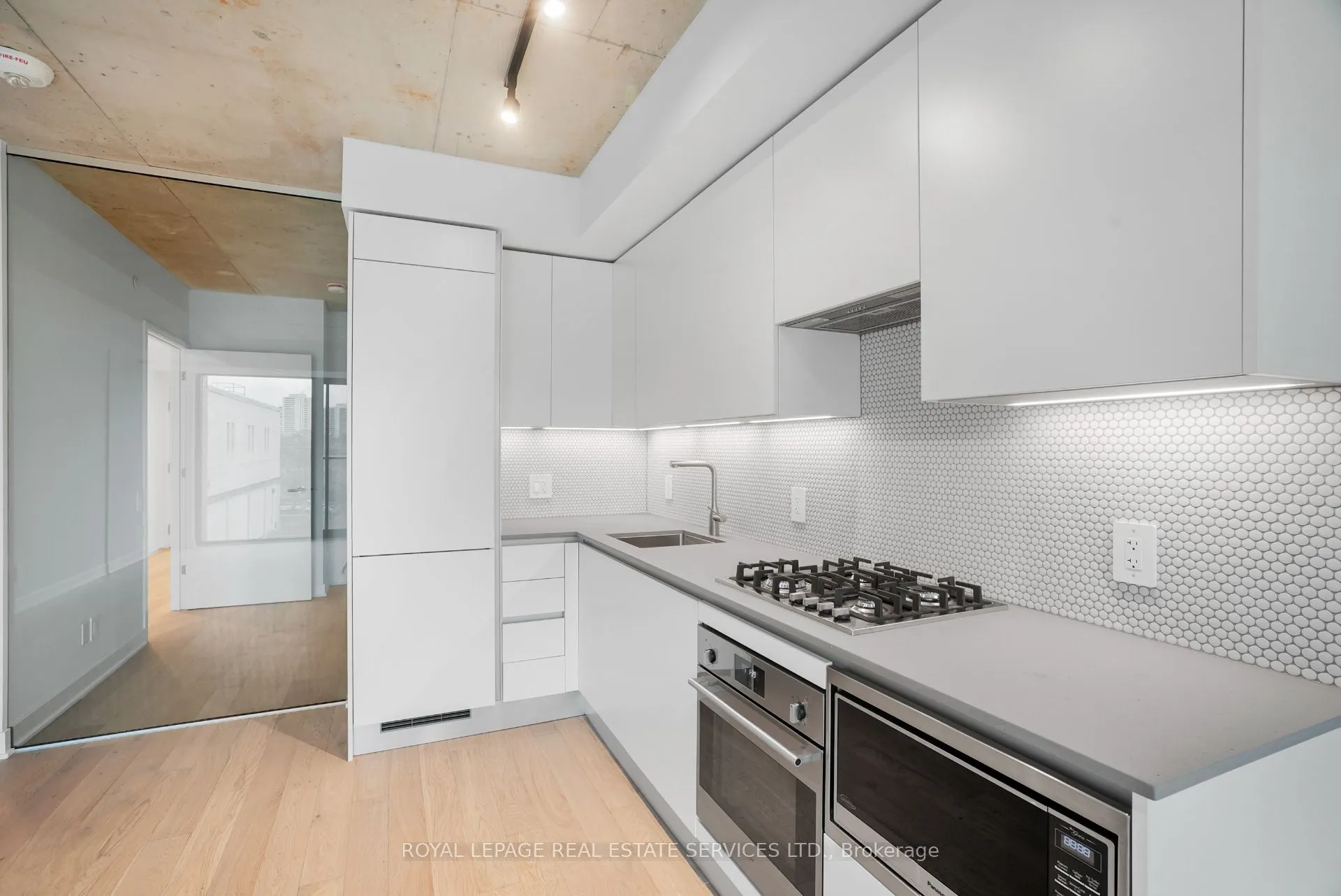 2720 Dundas Street W, #302