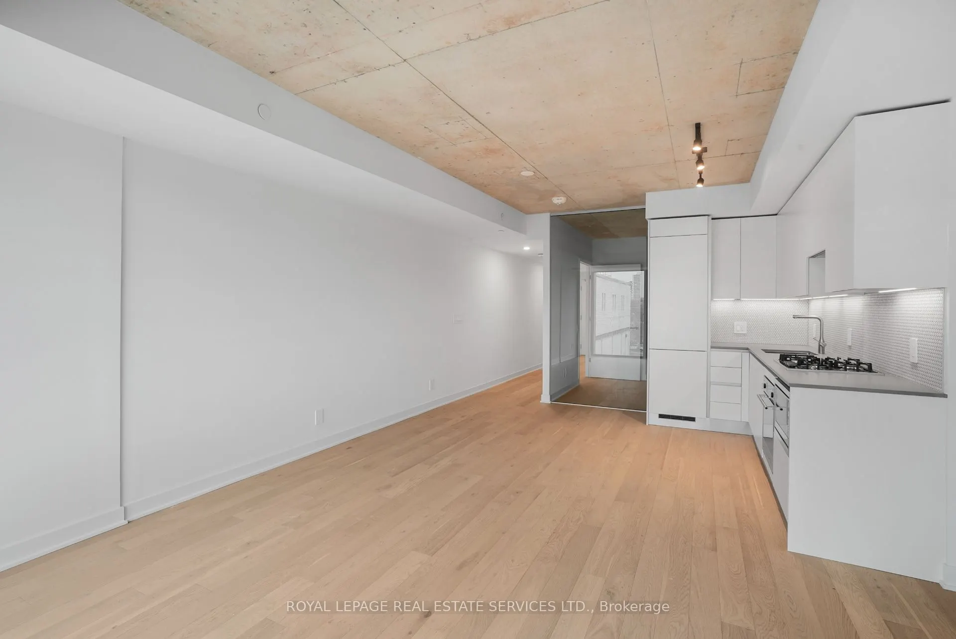 2720 Dundas Street W, #302