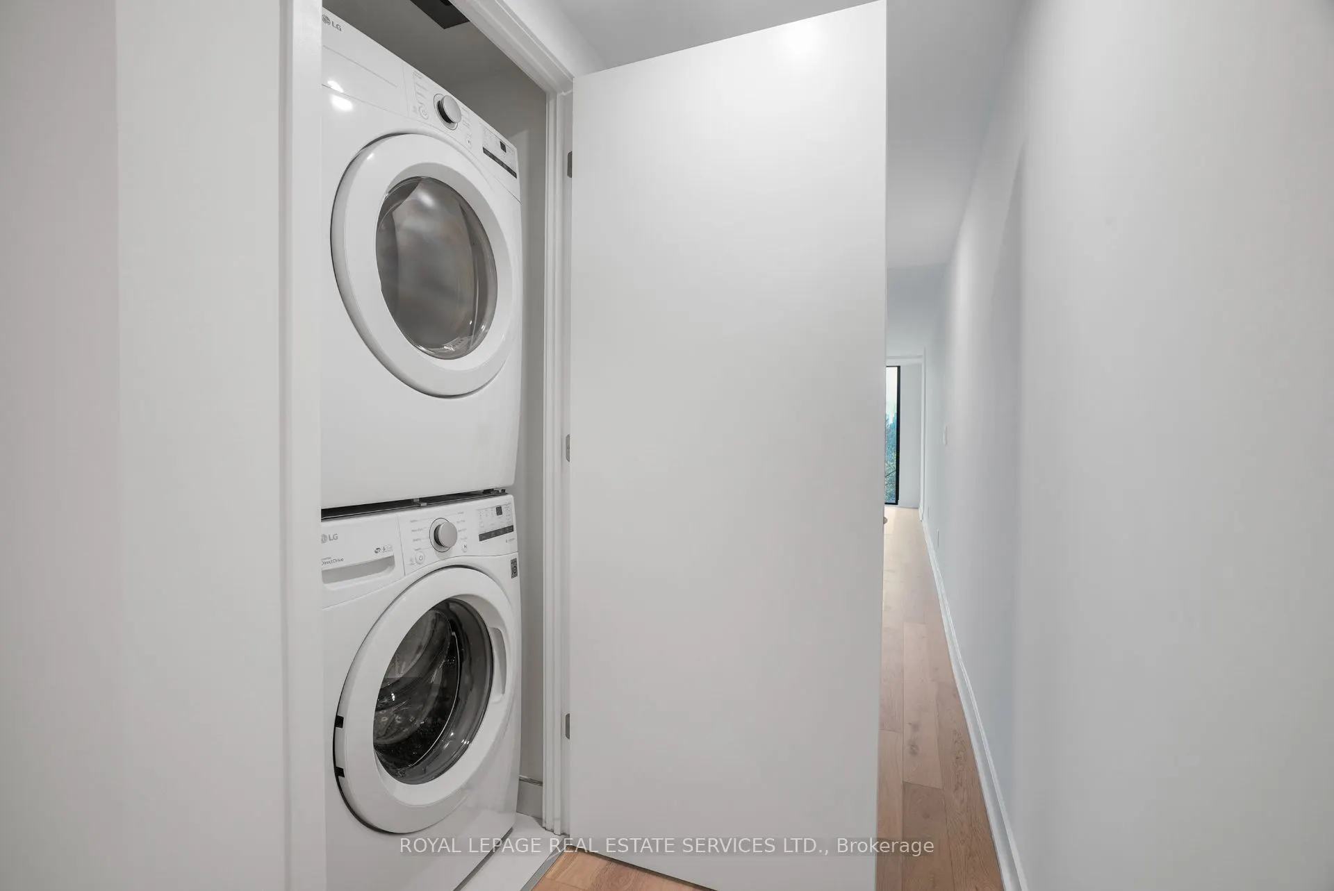 2720 Dundas Street W, #302