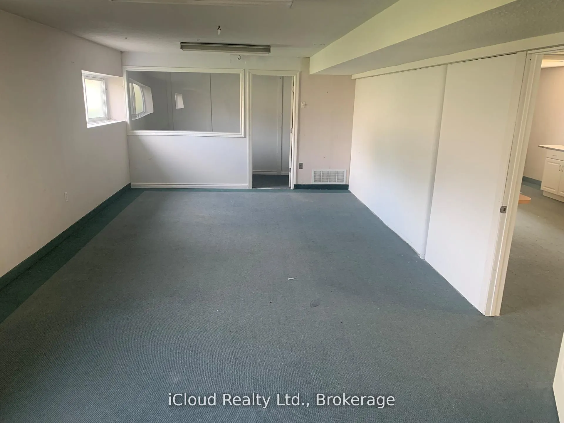 1649 Crediton Parkway