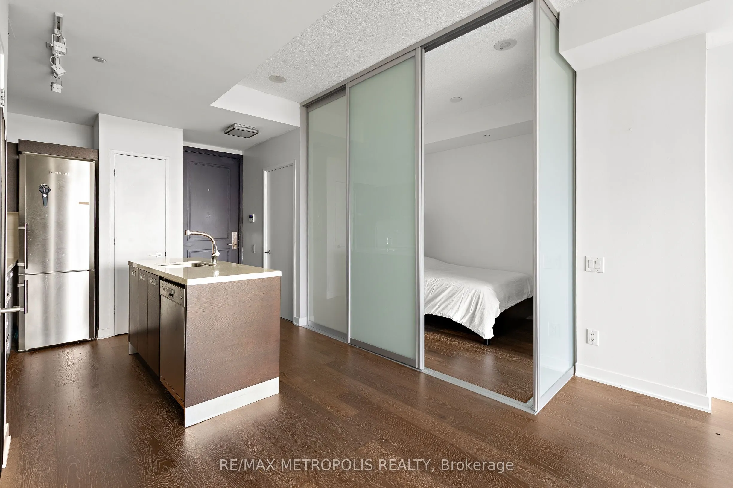 88 Park Lawn Road, #302