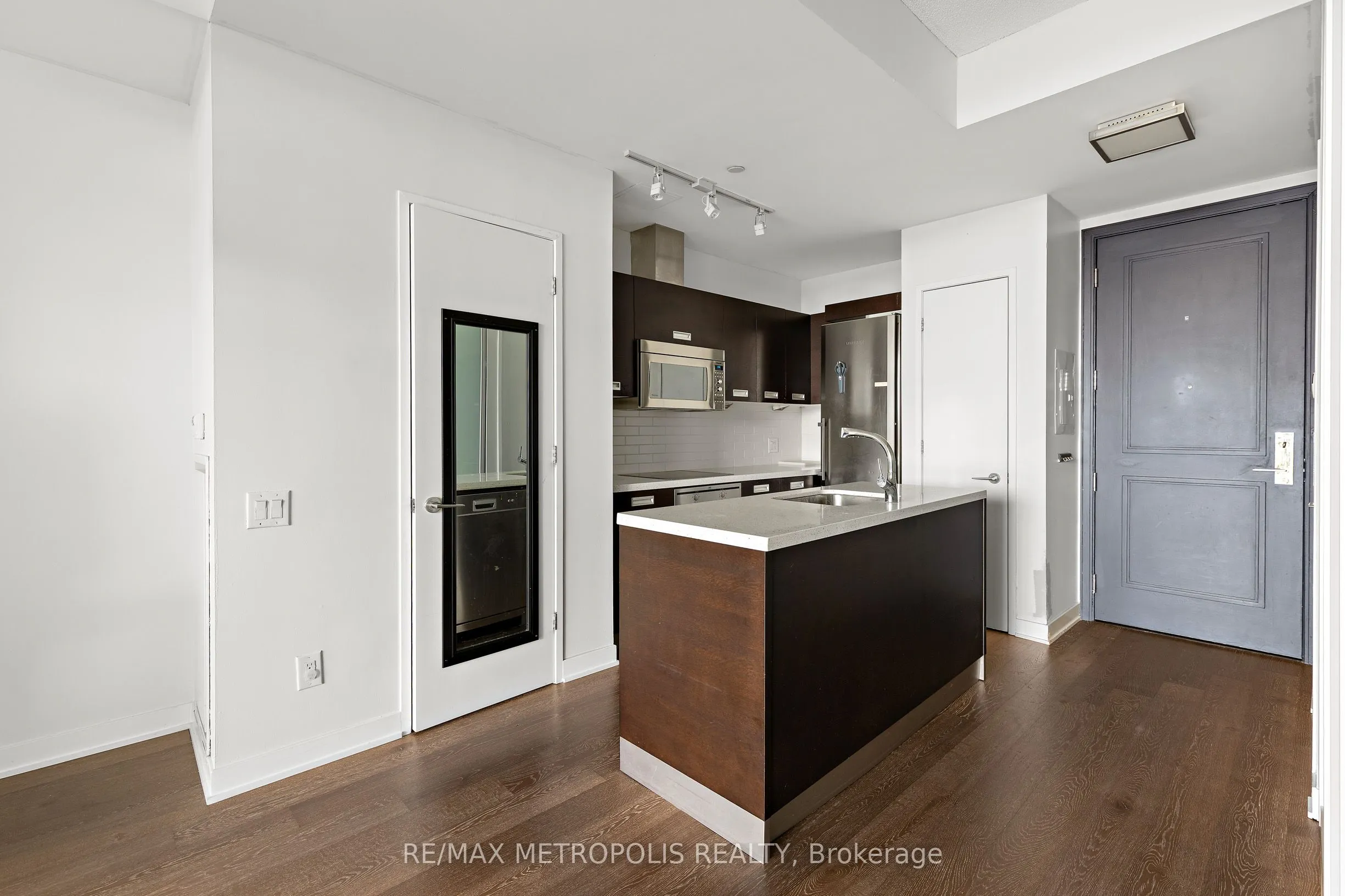 88 Park Lawn Road, #302