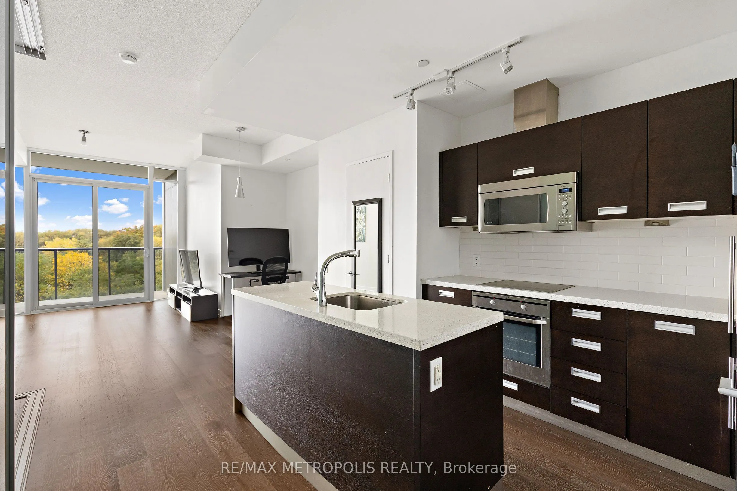 88 Park Lawn Road, #302