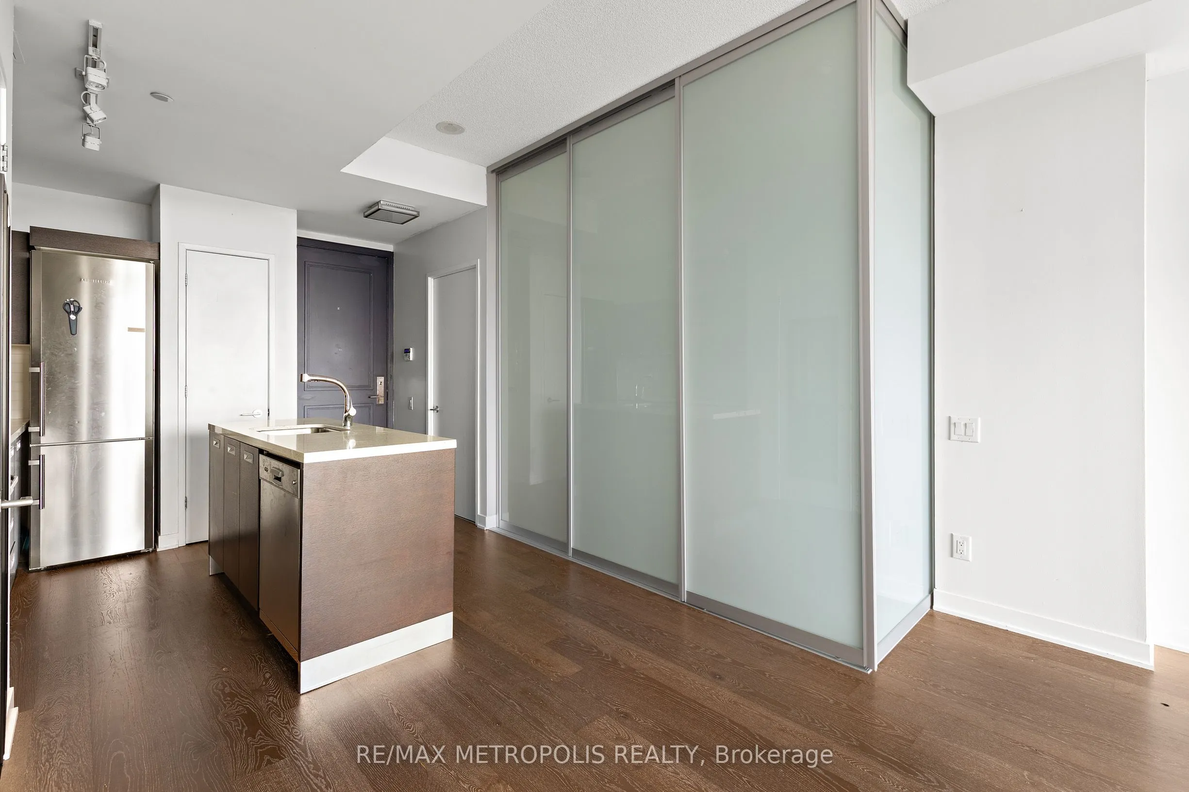 88 Park Lawn Road, #302