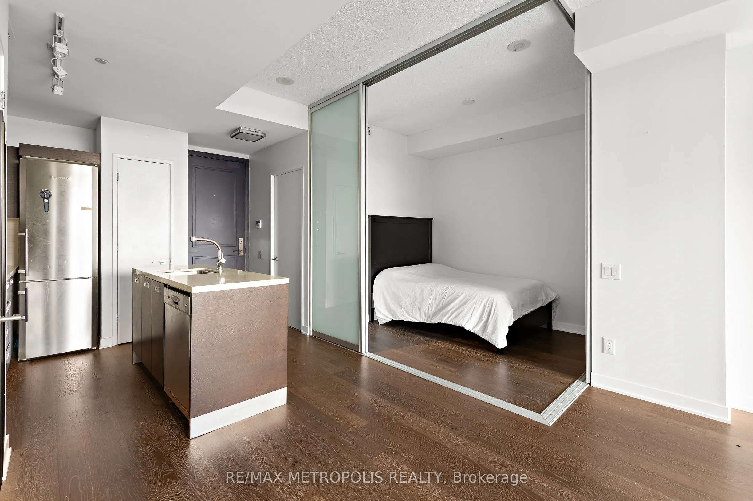 88 Park Lawn Road, #302