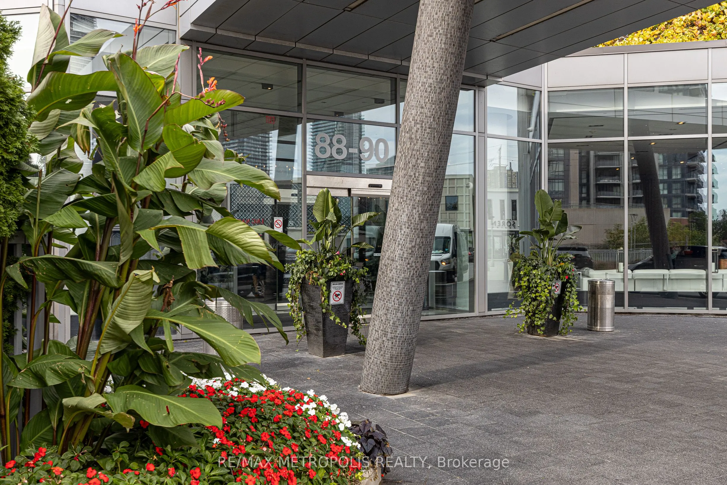 88 Park Lawn Road, #302