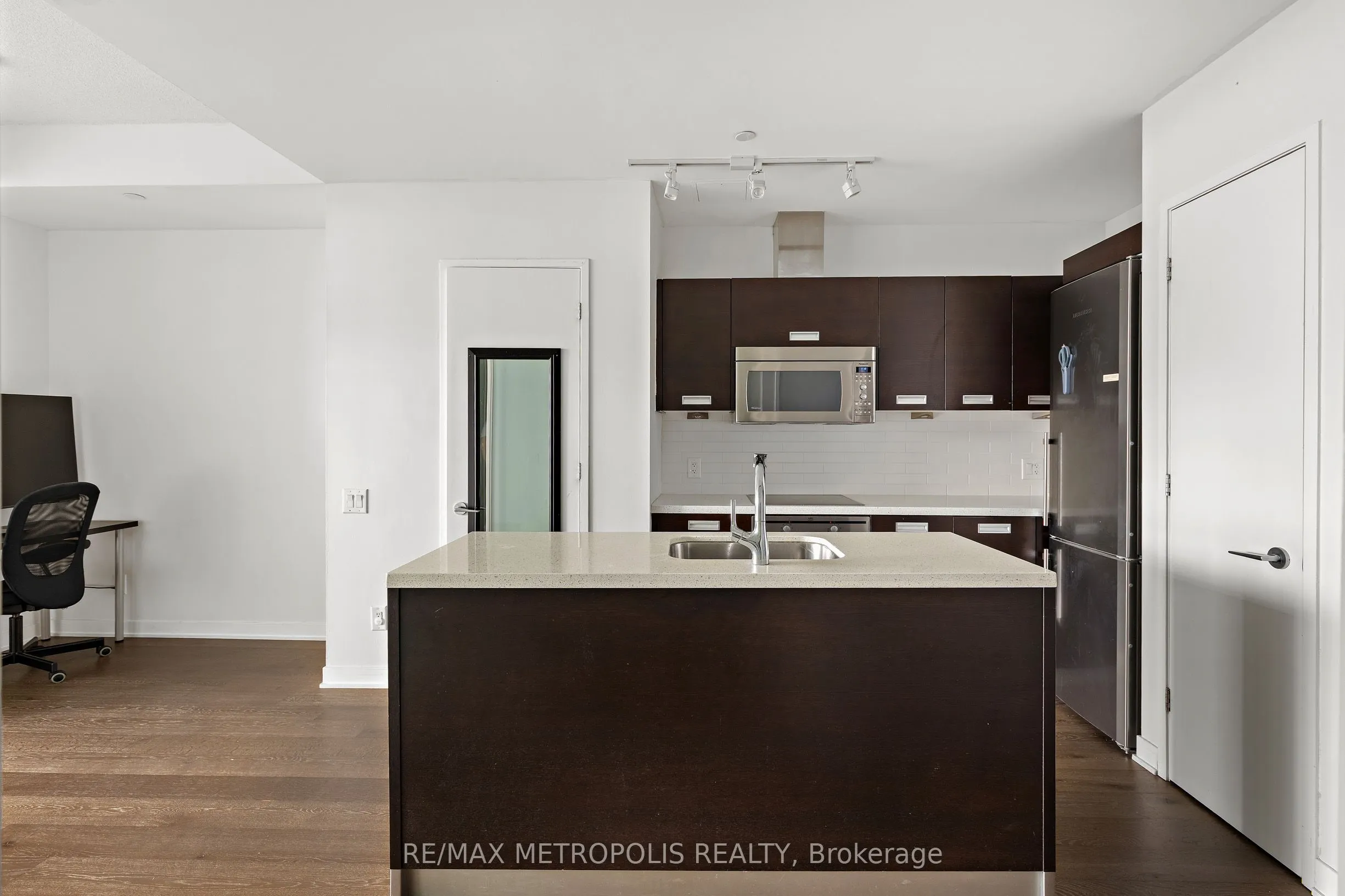 88 Park Lawn Road, #302