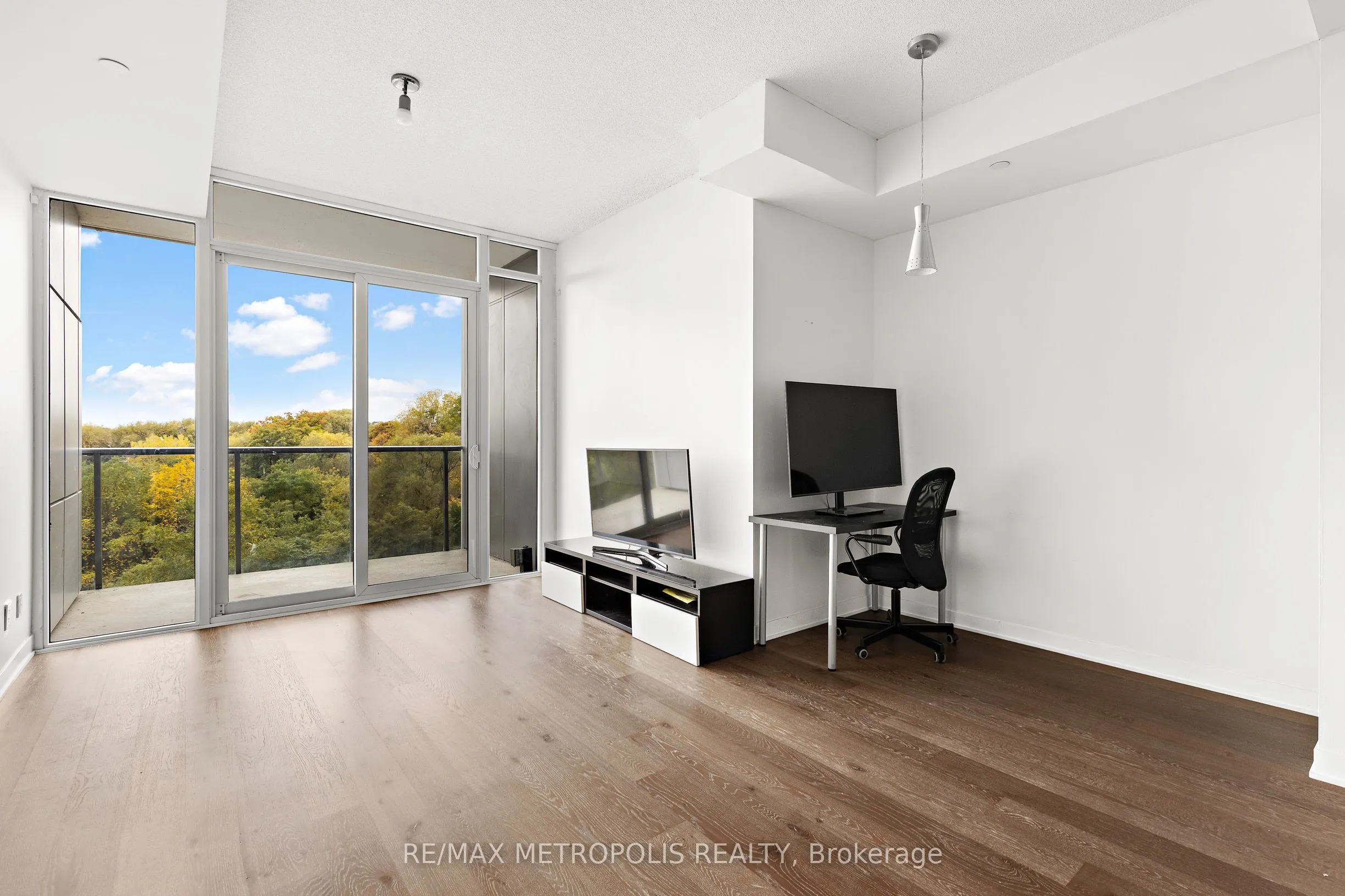 88 Park Lawn Road, #302